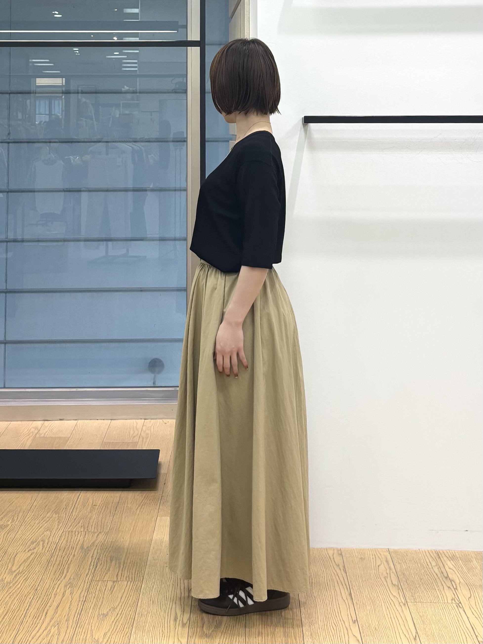 asamiさんの「INDIVI｜【2点セット】5分袖ニット＆カーディガン きれいめアンサンブルニット」を使ったコーディネート