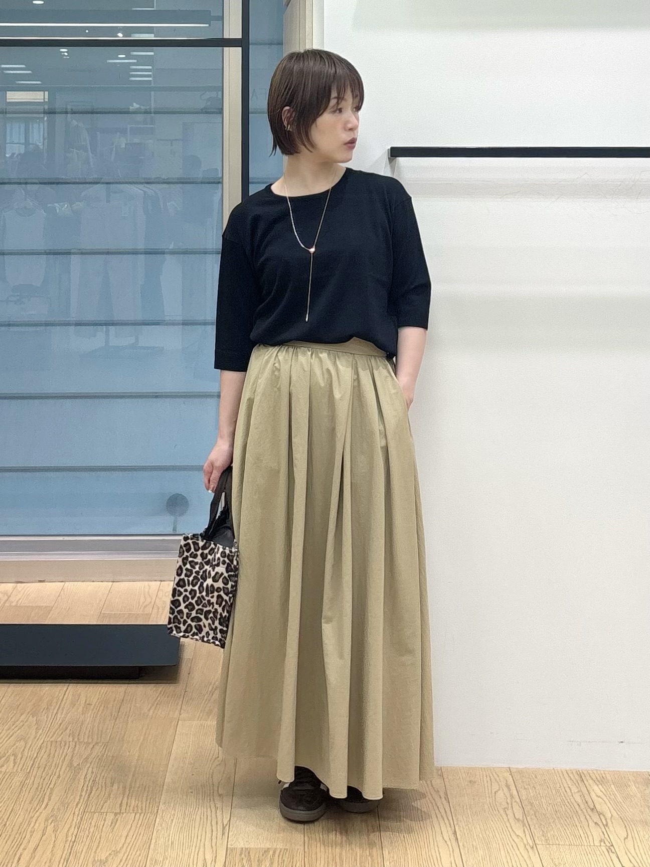 asamiさんの「INDIVI｜【2点セット】5分袖ニット＆カーディガン きれいめアンサンブルニット」を使ったコーディネート