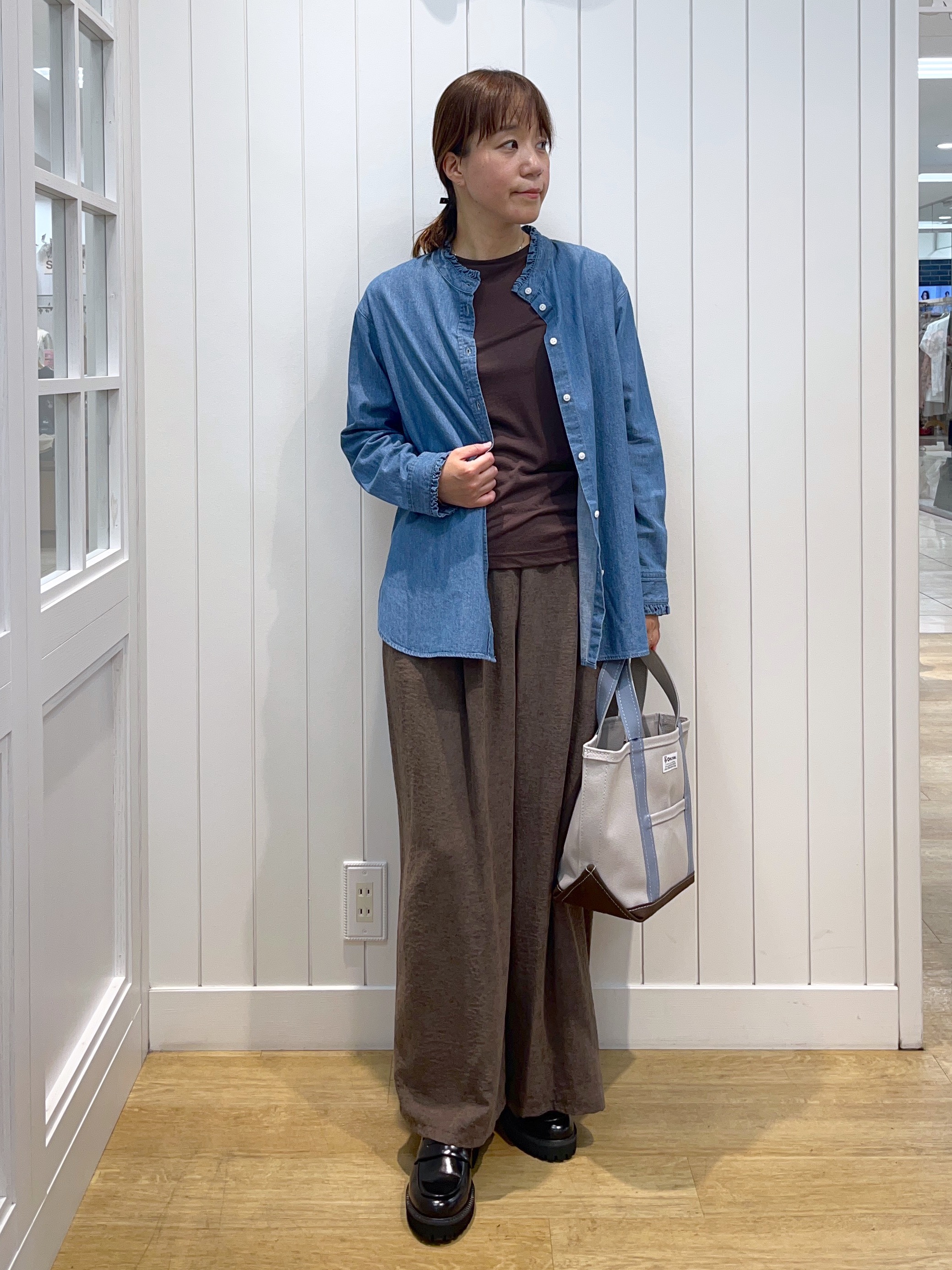 takayamaさんの「Dessin｜【ボウタイ取り外し可】2WAYデニムフリルシャツ」を使ったコーディネート