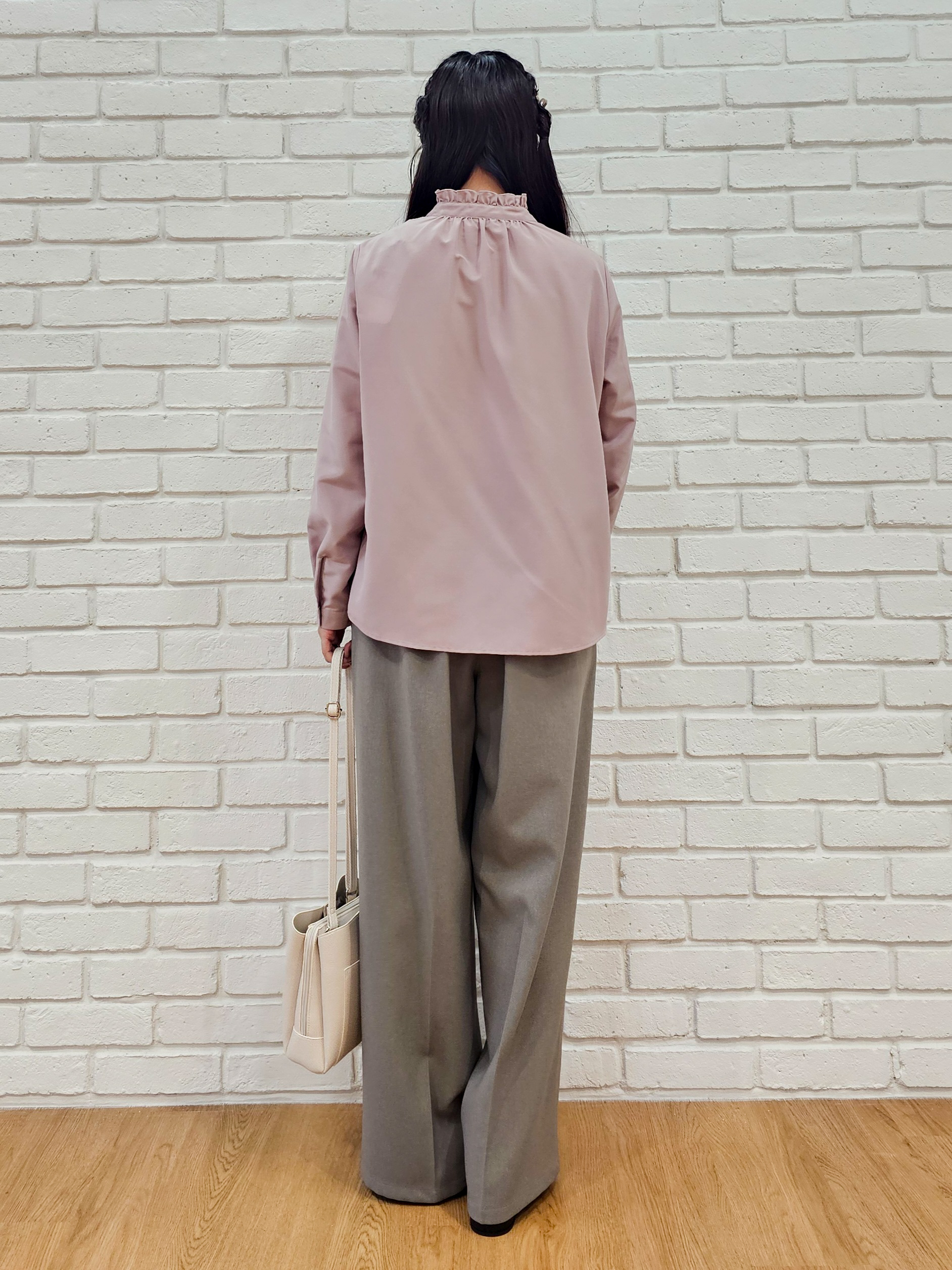 ゆゆさんの「SHOO･LA･RUE｜【洗濯後しわになりにくい/着丈が選べる／セットアップ可】ウールフィール センタープレスワイドパンツ」を使ったコーディネート