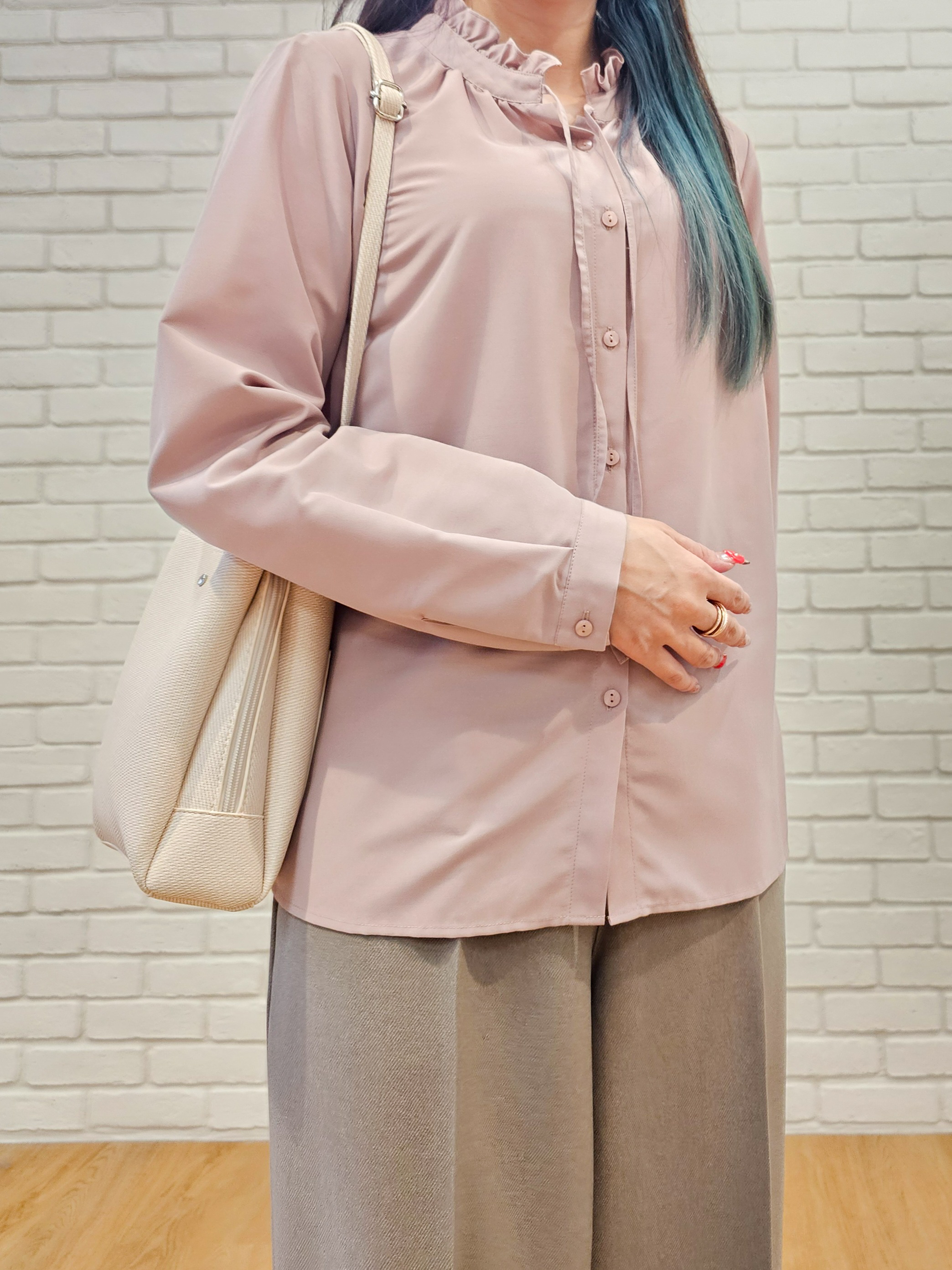 ゆゆさんの「SHOO･LA･RUE｜【洗濯後しわになりにくい/着丈が選べる／セットアップ可】ウールフィール センタープレスワイドパンツ」を使ったコーディネート