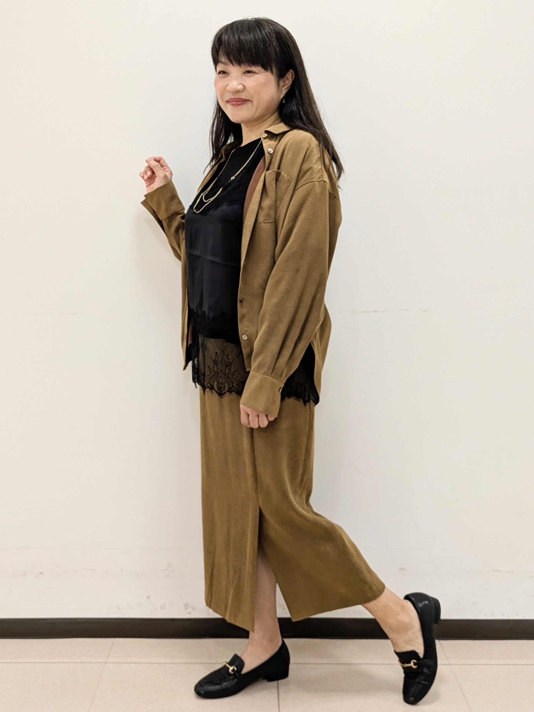 ともさんの「UNTITLED｜【セットアップ可/秋羽織り】スエードライクシャツ」を使ったコーディネート