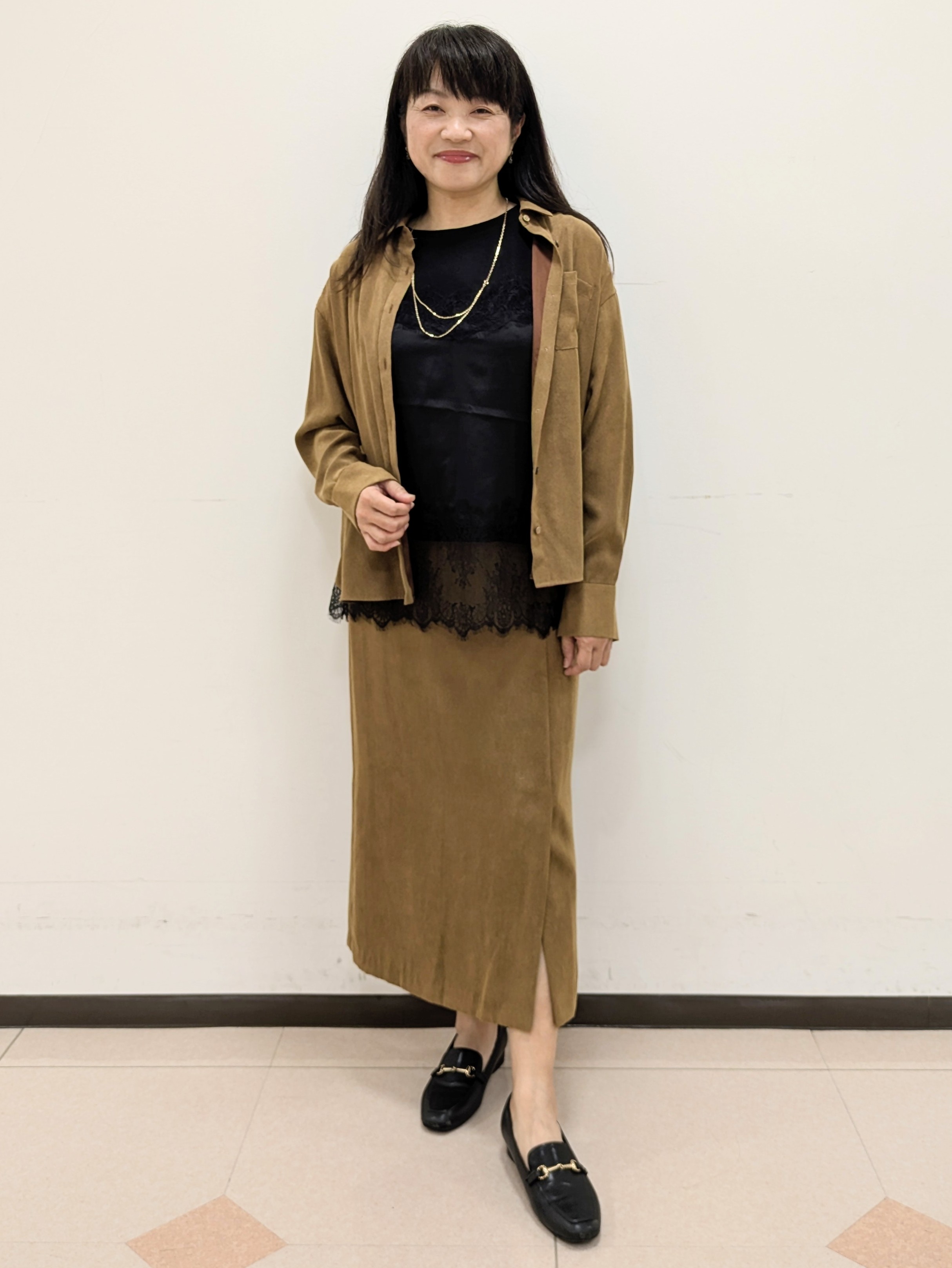 ともさんの「UNTITLED｜【セットアップ可/秋羽織り】スエードライクシャツ」を使ったコーディネート