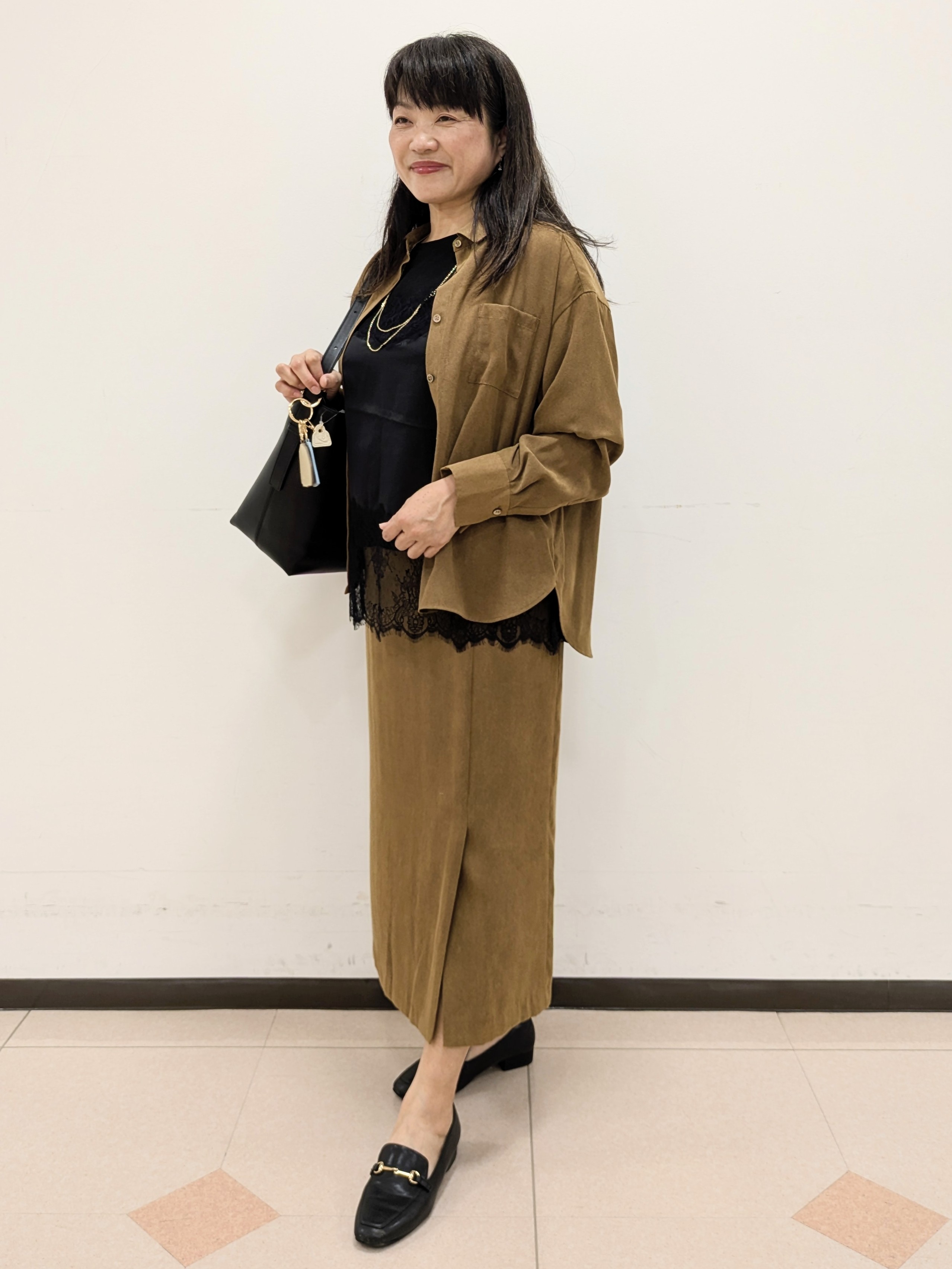 ともさんの「UNTITLED｜【セットアップ可/秋羽織り】スエードライクシャツ」を使ったコーディネート