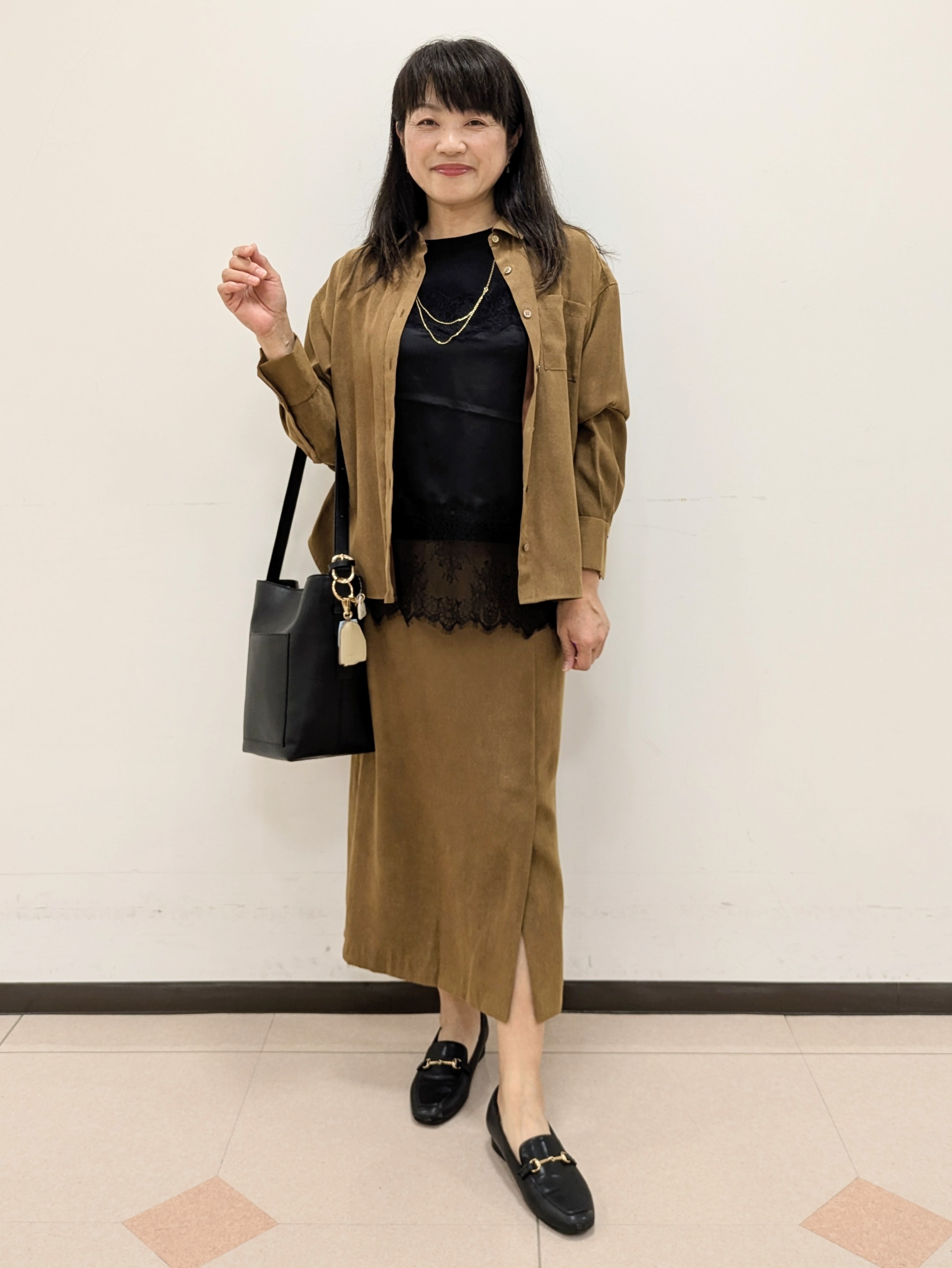 ともさんの「UNTITLED｜【セットアップ可/秋羽織り】スエードライクシャツ」を使ったコーディネート