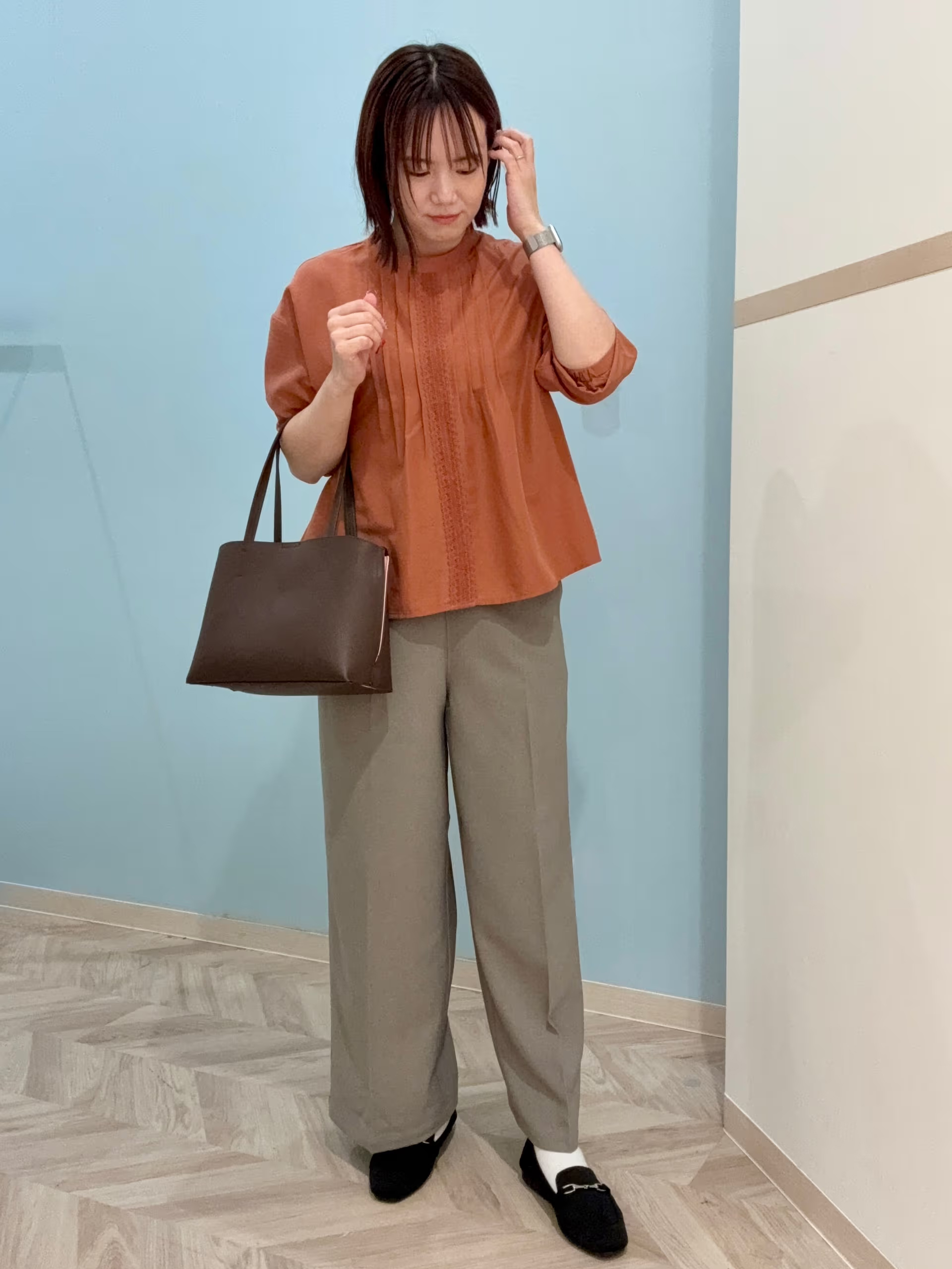 kさんの「SHOO･LA･RUE｜【S-LL/洗濯機可】1枚で華やかに フロントレース7分袖ブラウス」を使ったコーディネート