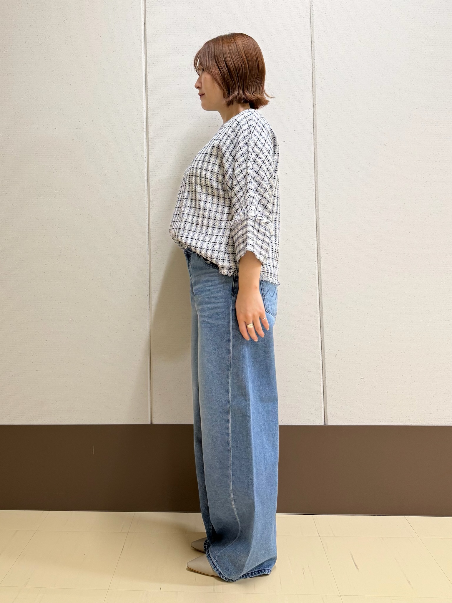 Rikoさんの「INDIVI｜【新作登場！】カーブシルエットデニム」を使ったコーディネート