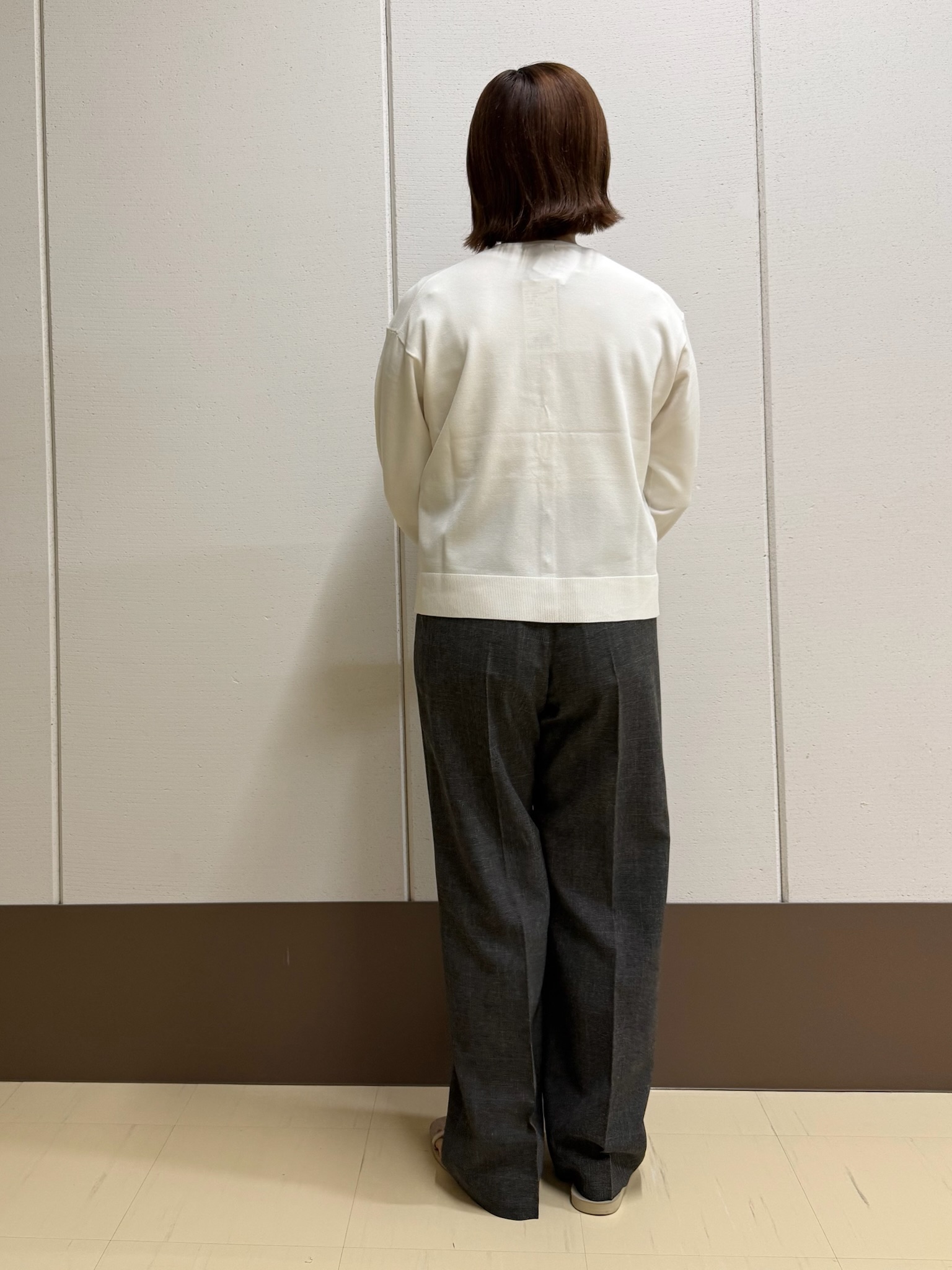 Rikoさんの「INDIVI｜【洗える／UVケア】チェック柄ストレートパンツ」を使ったコーディネート
