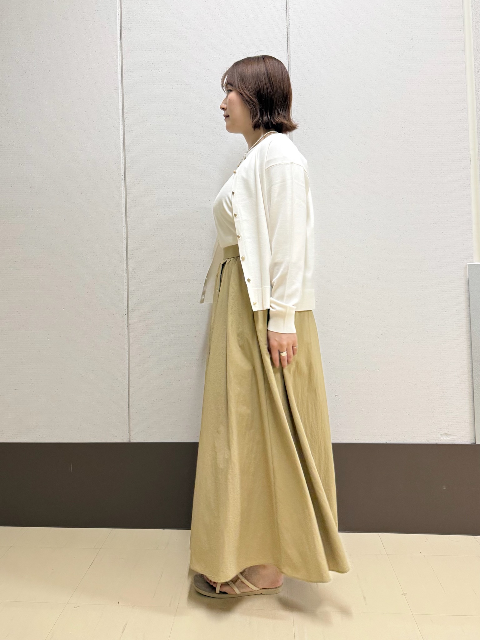 Rikoさんの「INDIVI｜【2点セット】5分袖ニット＆カーディガン きれいめアンサンブルニット」を使ったコーディネート