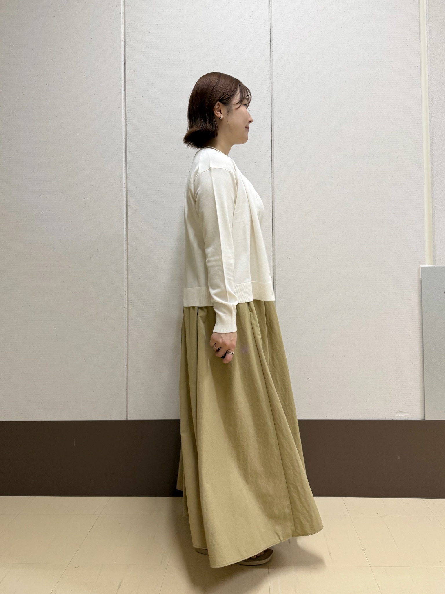 Rikoさんの「INDIVI｜【2点セット】5分袖ニット＆カーディガン きれいめアンサンブルニット」を使ったコーディネート
