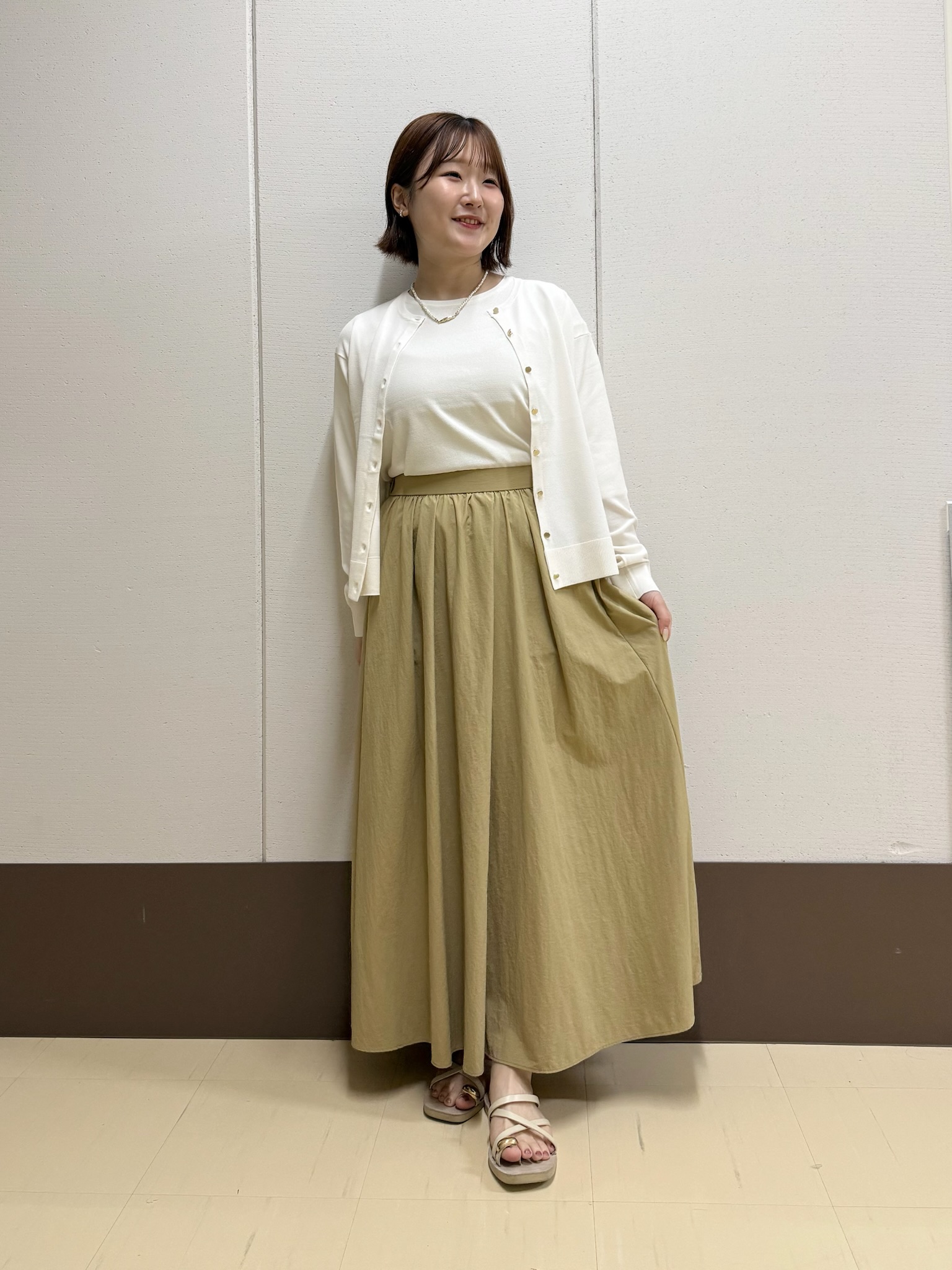 Rikoさんの「INDIVI｜【2点セット】5分袖ニット＆カーディガン きれいめアンサンブルニット」を使ったコーディネート