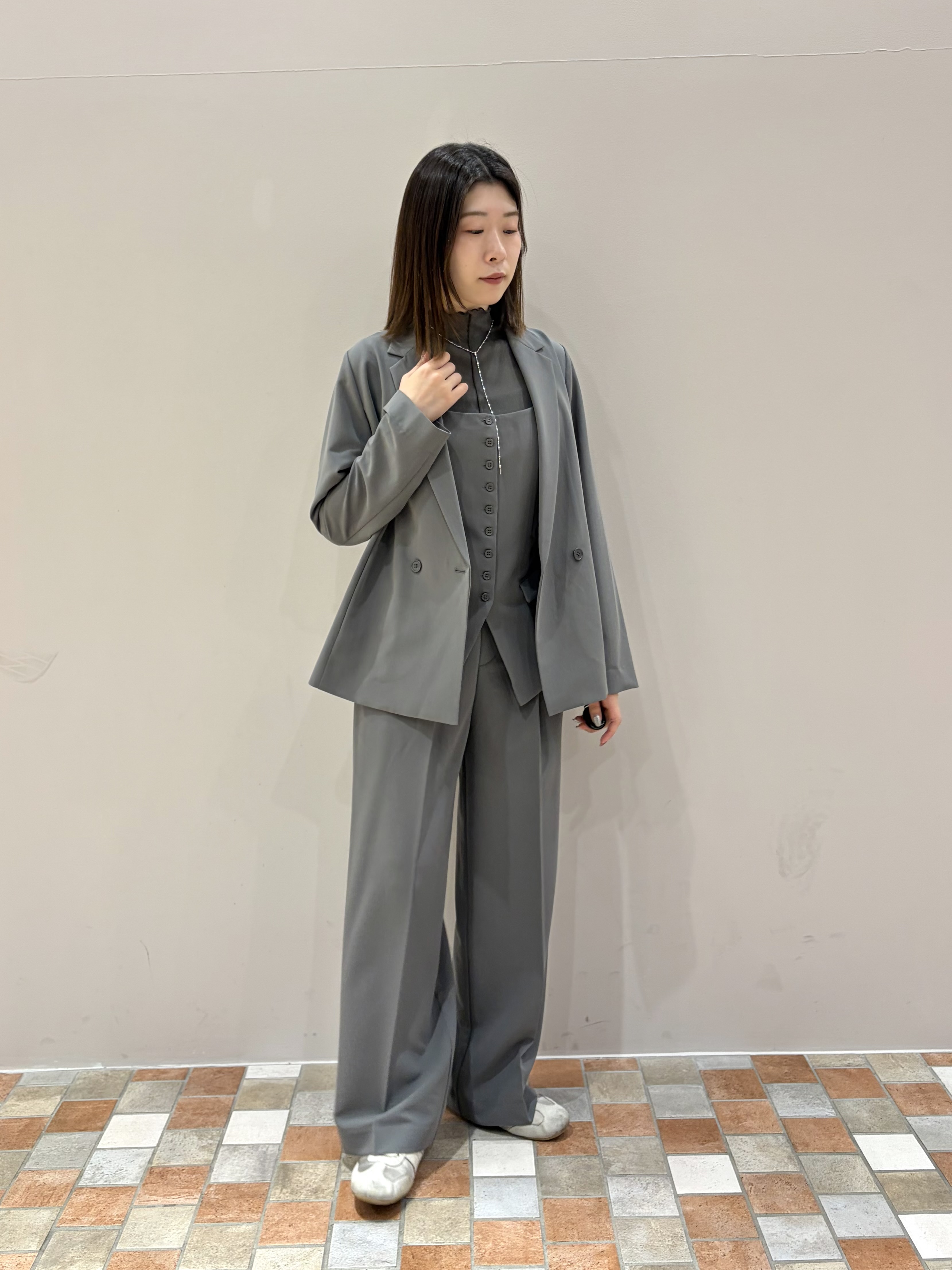 amiさんの「INDIVI｜ラインロングネックレス」を使ったコーディネート