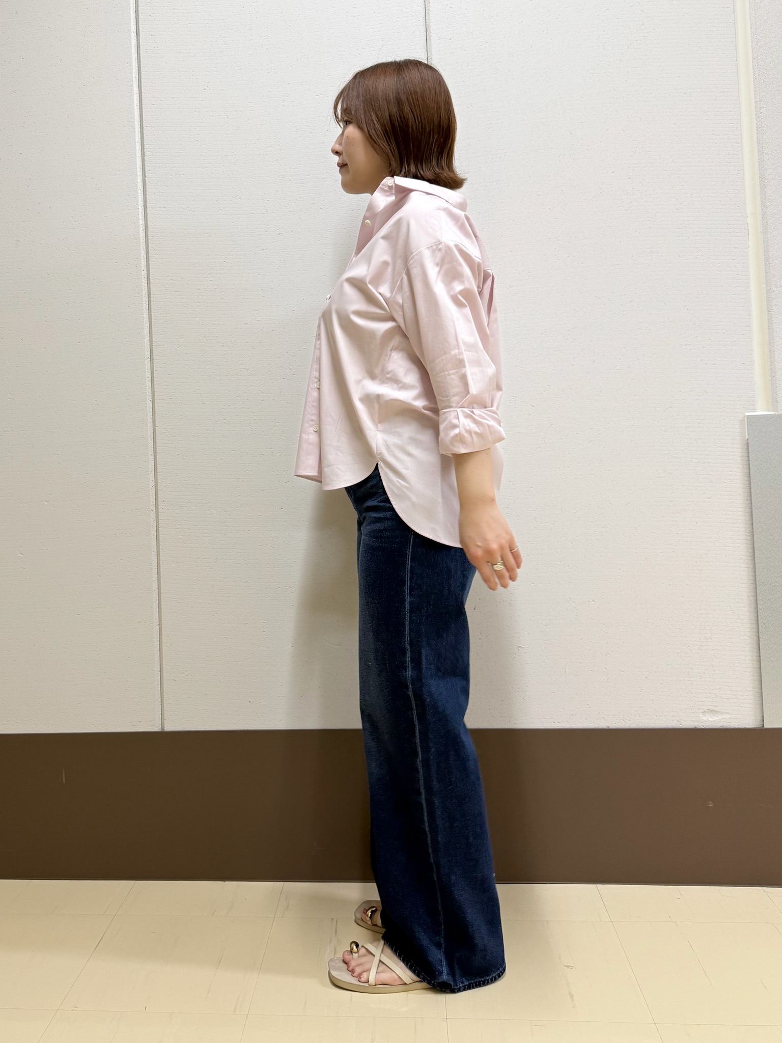 Rikoさんの「INDIVI｜【6色展開/コットン100】カラーベーシックシャツ」を使ったコーディネート