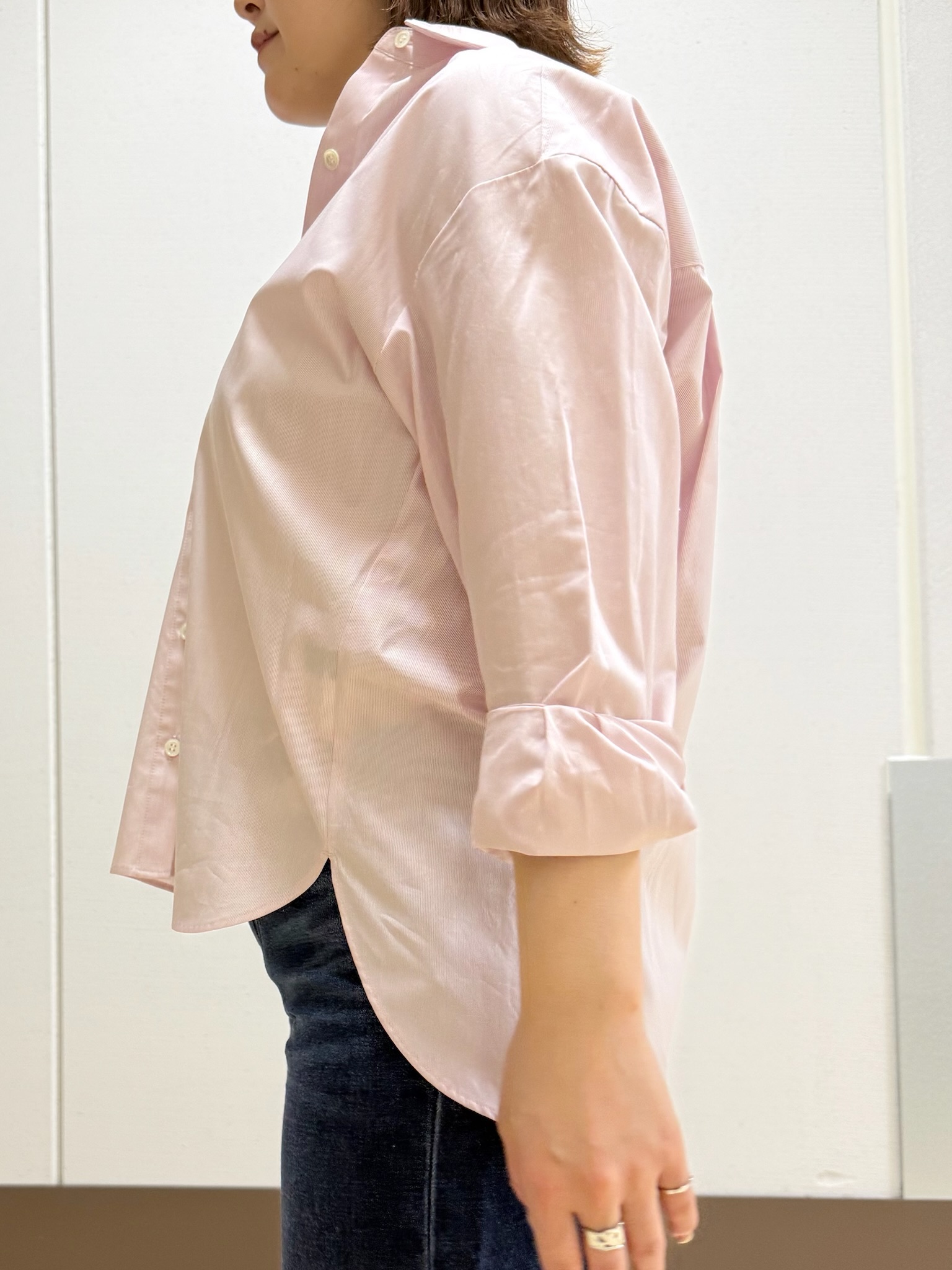 Rikoさんの「INDIVI｜【6色展開/コットン100】カラーベーシックシャツ」を使ったコーディネート