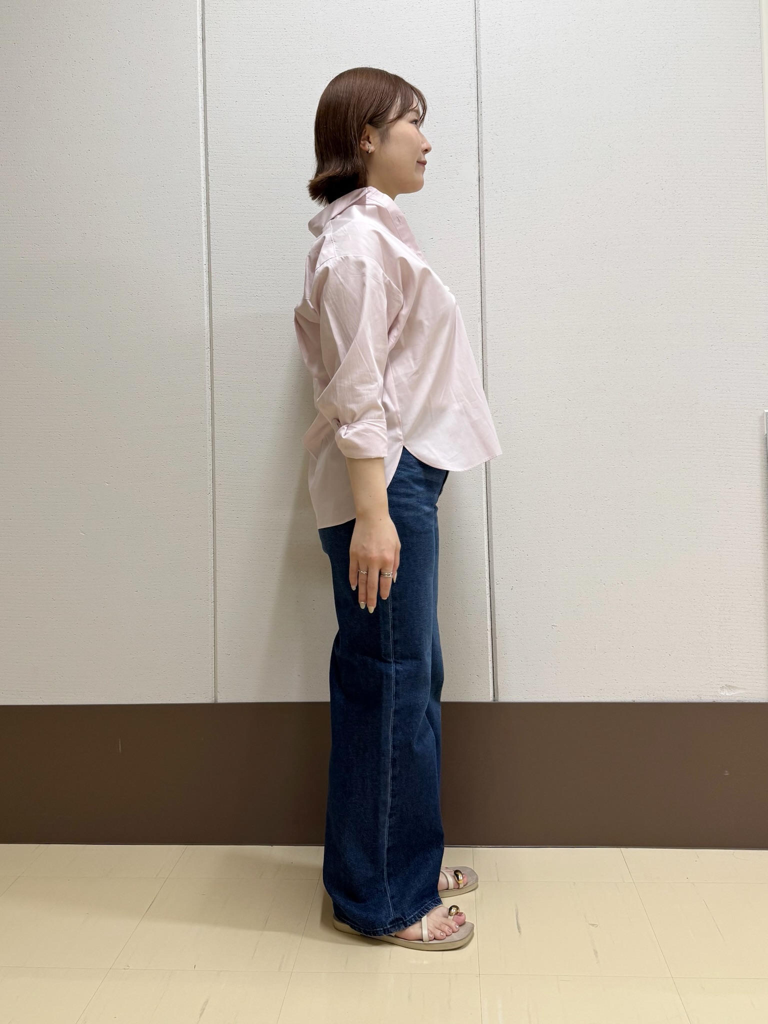 Rikoさんの「INDIVI｜【6色展開/コットン100】カラーベーシックシャツ」を使ったコーディネート