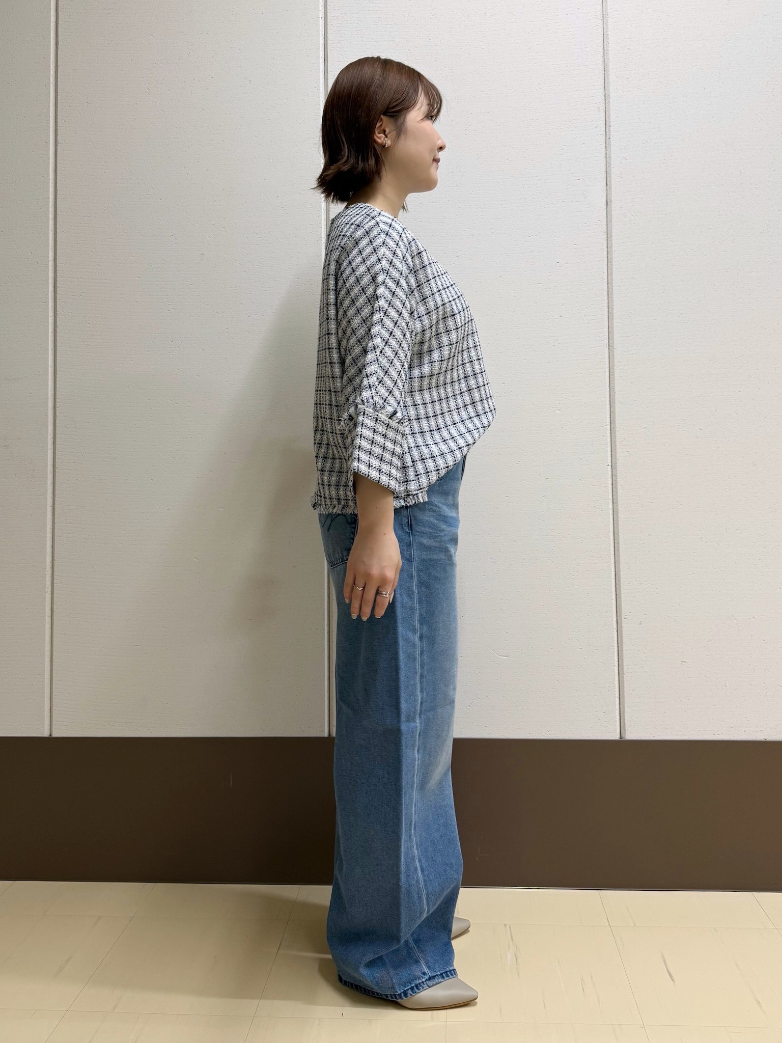 Rikoさんの「INDIVI｜【新作登場！】カーブシルエットデニム」を使ったコーディネート