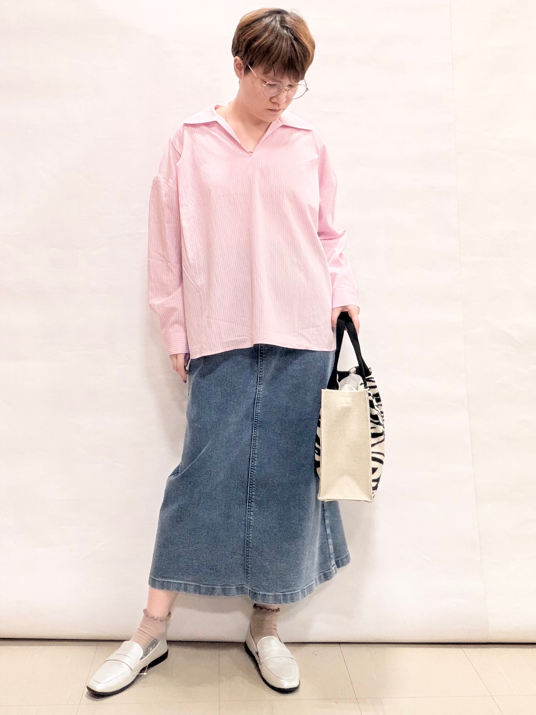 なっちゃんさんの「SHOO･LA･RUE｜【洗濯機可】インせず決まるAライン ストライプスキッパーシャツ」を使ったコーディネート