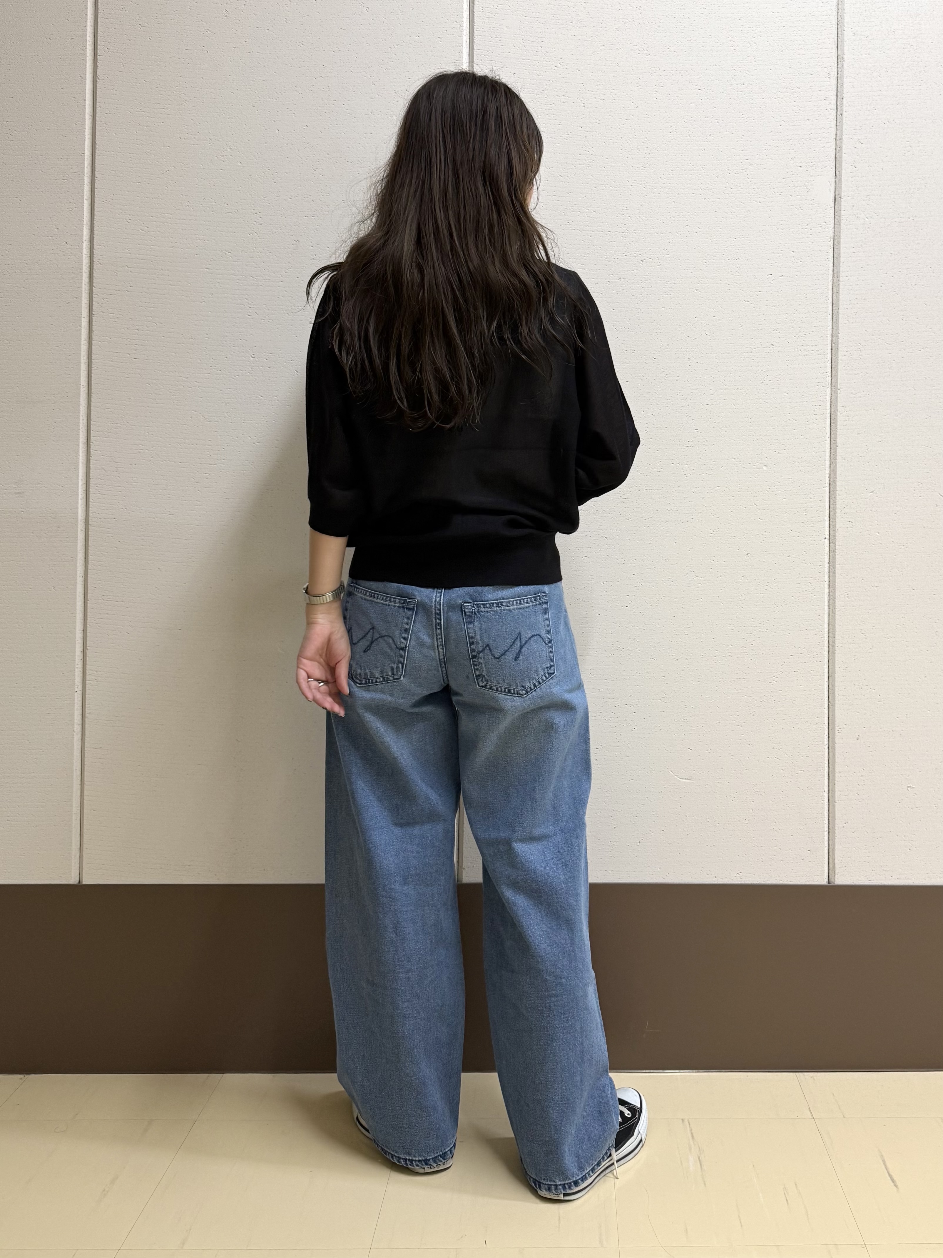 mamiさんの「INDIVI｜【体型カバー／洗える】シアードルマンニット」を使ったコーディネート