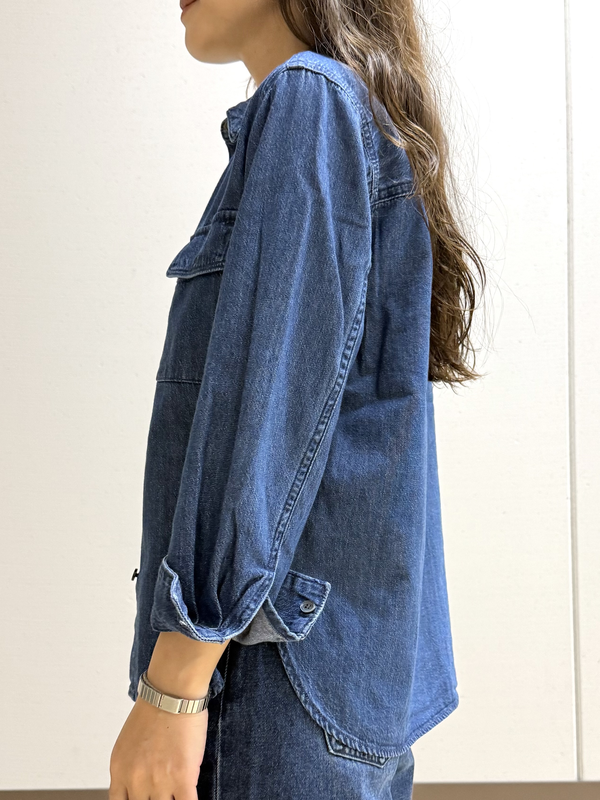 mamiさんの「INDIVI｜【洗える／体型カバー】ライトデニム ワークシャツ」を使ったコーディネート