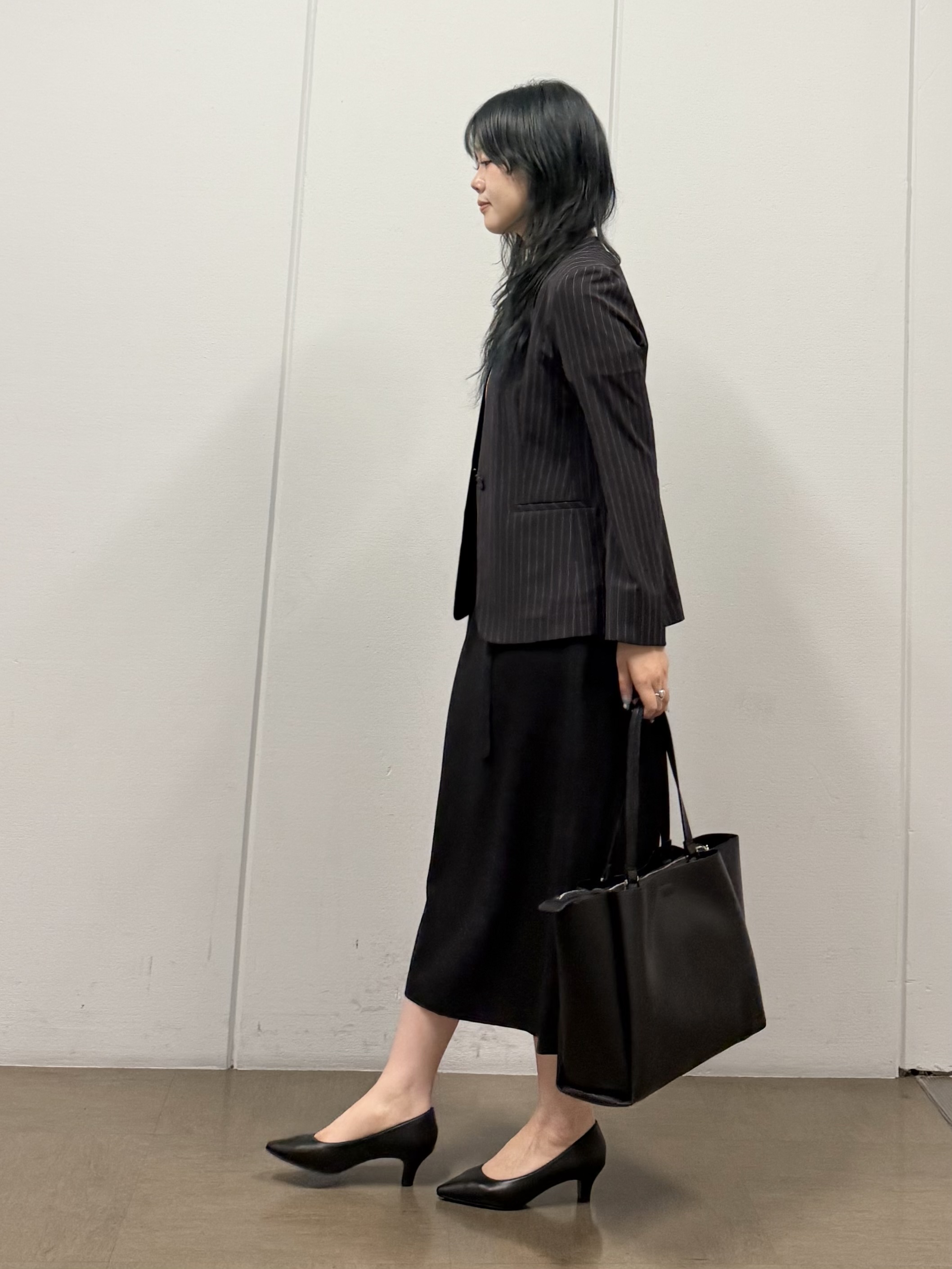 mizukiさんの「INDIVI｜【華奢見え】ベルト付きナローワンピース」を使ったコーディネート