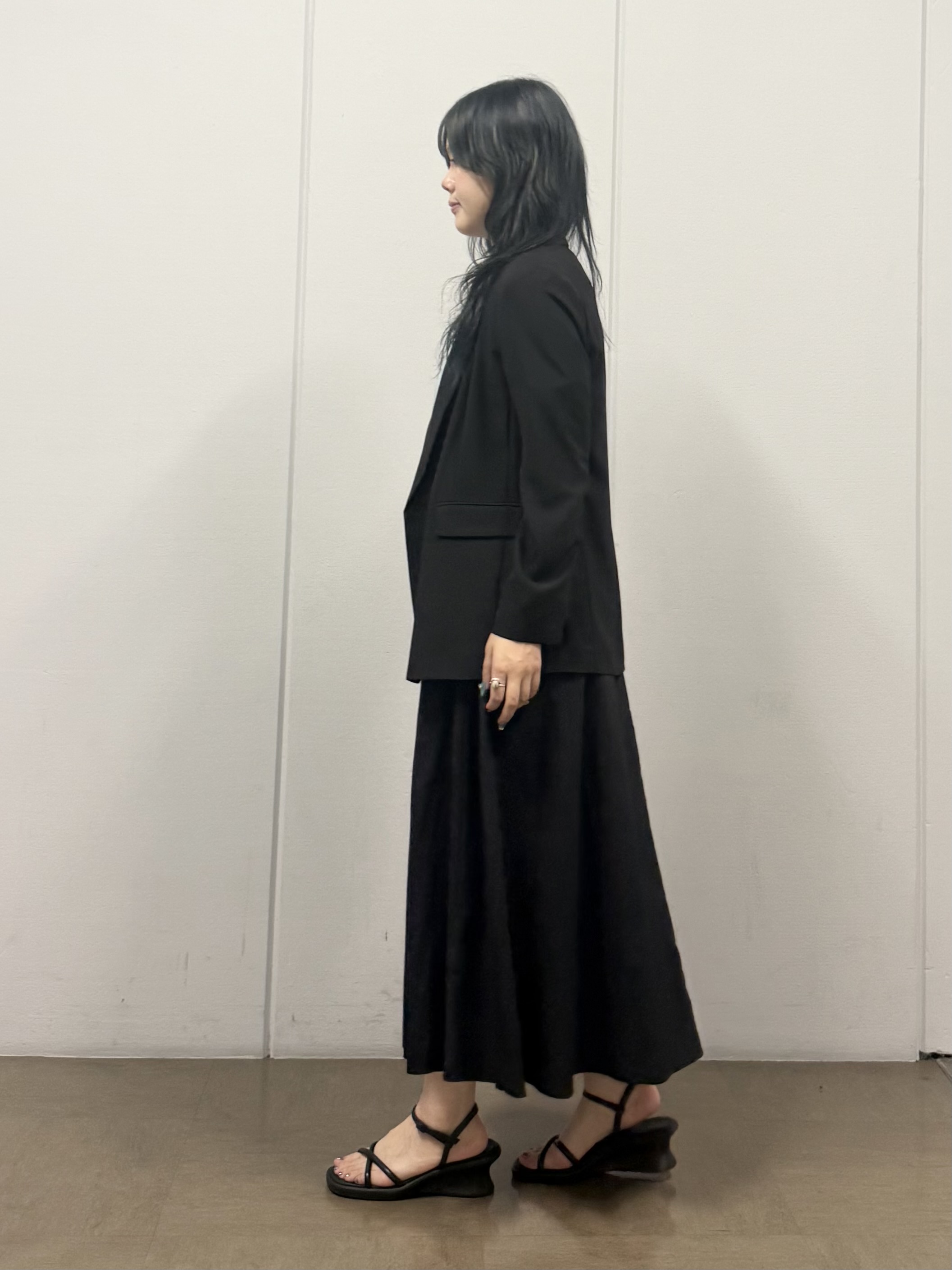 mizukiさんの「INDIVI｜【体型カバー／洗える】シアードルマンニット」を使ったコーディネート