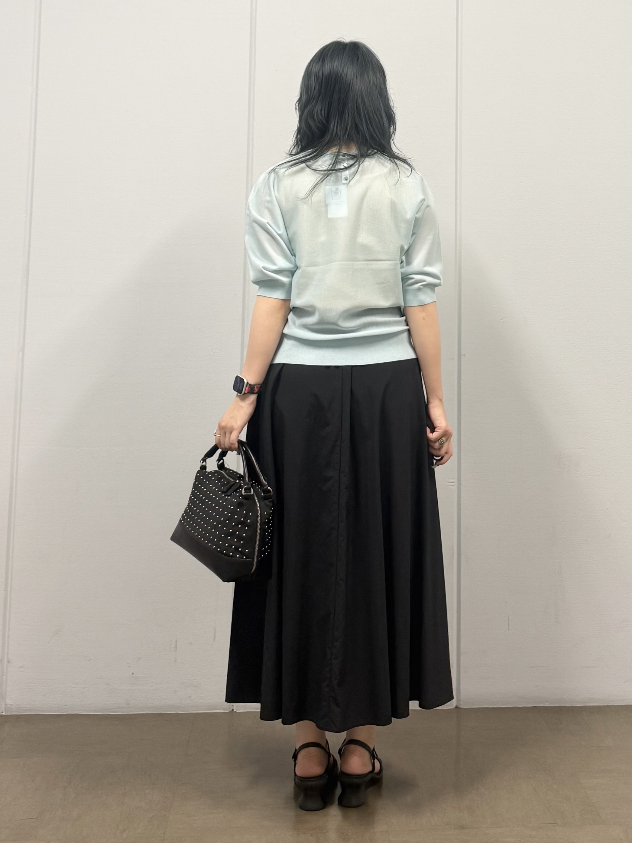 mizukiさんの「INDIVI｜【体型カバー／洗える】シアードルマンニット」を使ったコーディネート