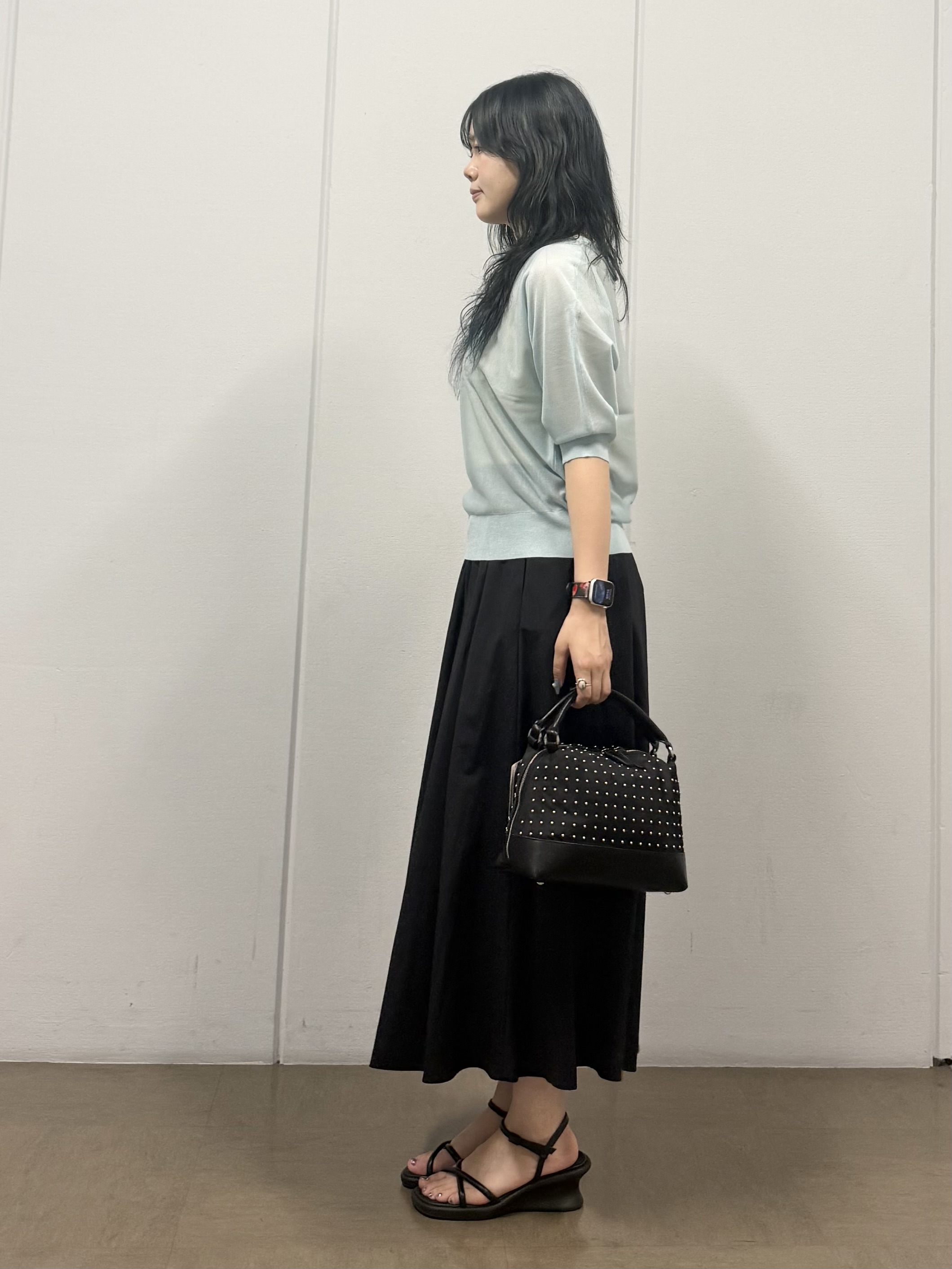 mizukiさんの「INDIVI｜【体型カバー／洗える】シアードルマンニット」を使ったコーディネート