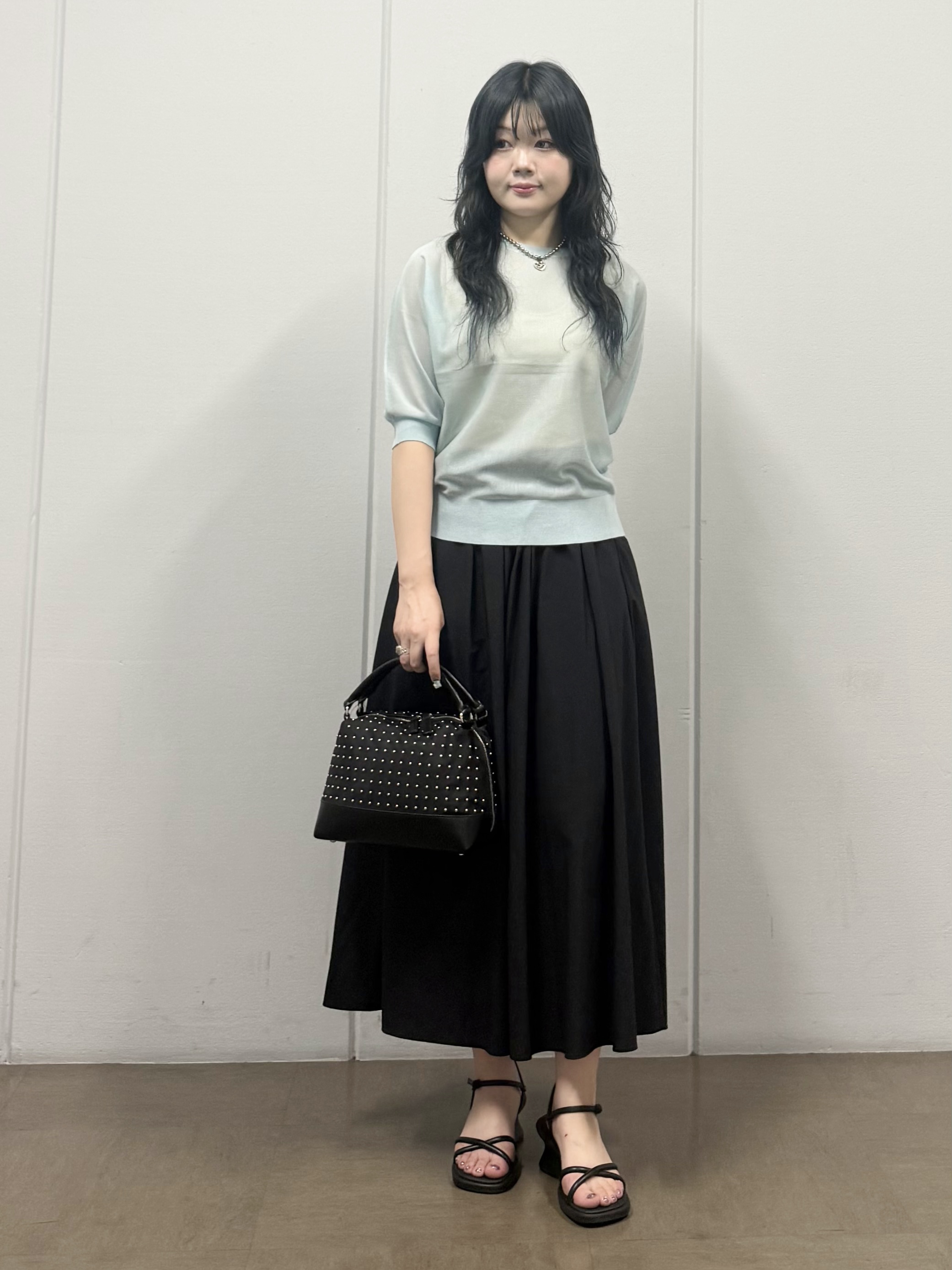 mizukiさんの「INDIVI｜【体型カバー／洗える】シアードルマンニット」を使ったコーディネート