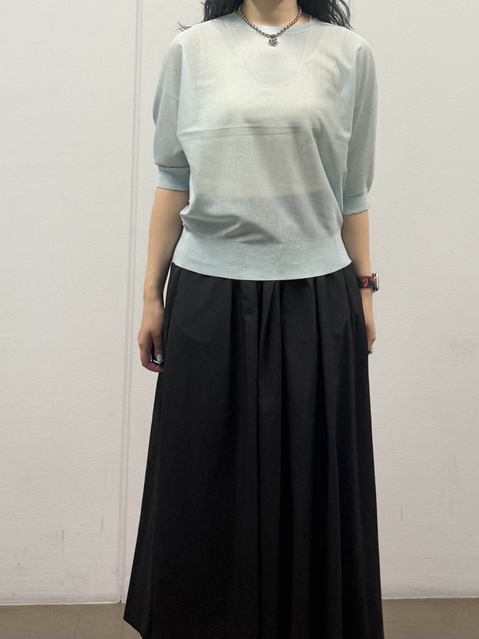 mizukiさんの「INDIVI｜【体型カバー／洗える】シアードルマンニット」を使ったコーディネート