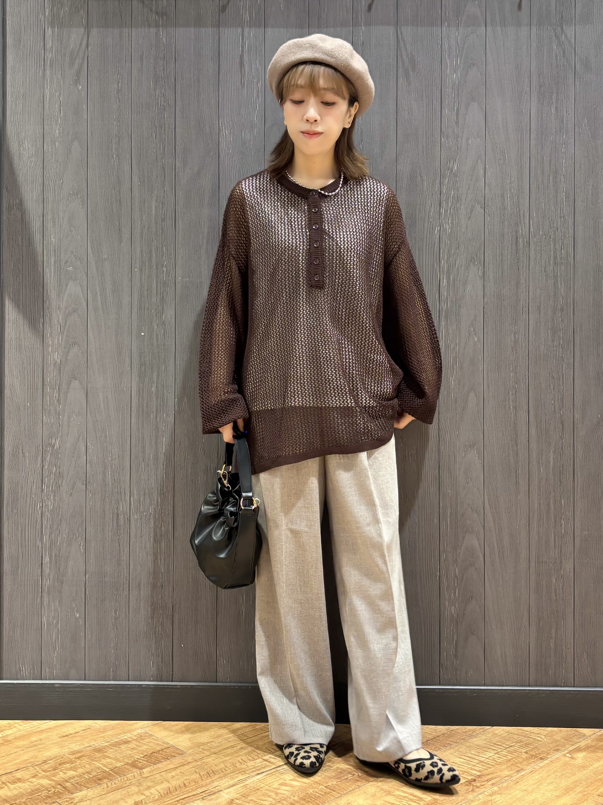 meiさんの「SHOO･LA･RUE｜【2点セット/洗濯機可/S-LL】ヘンリーネックメッシュニット+タンクトップセット」を使ったコーディネート
