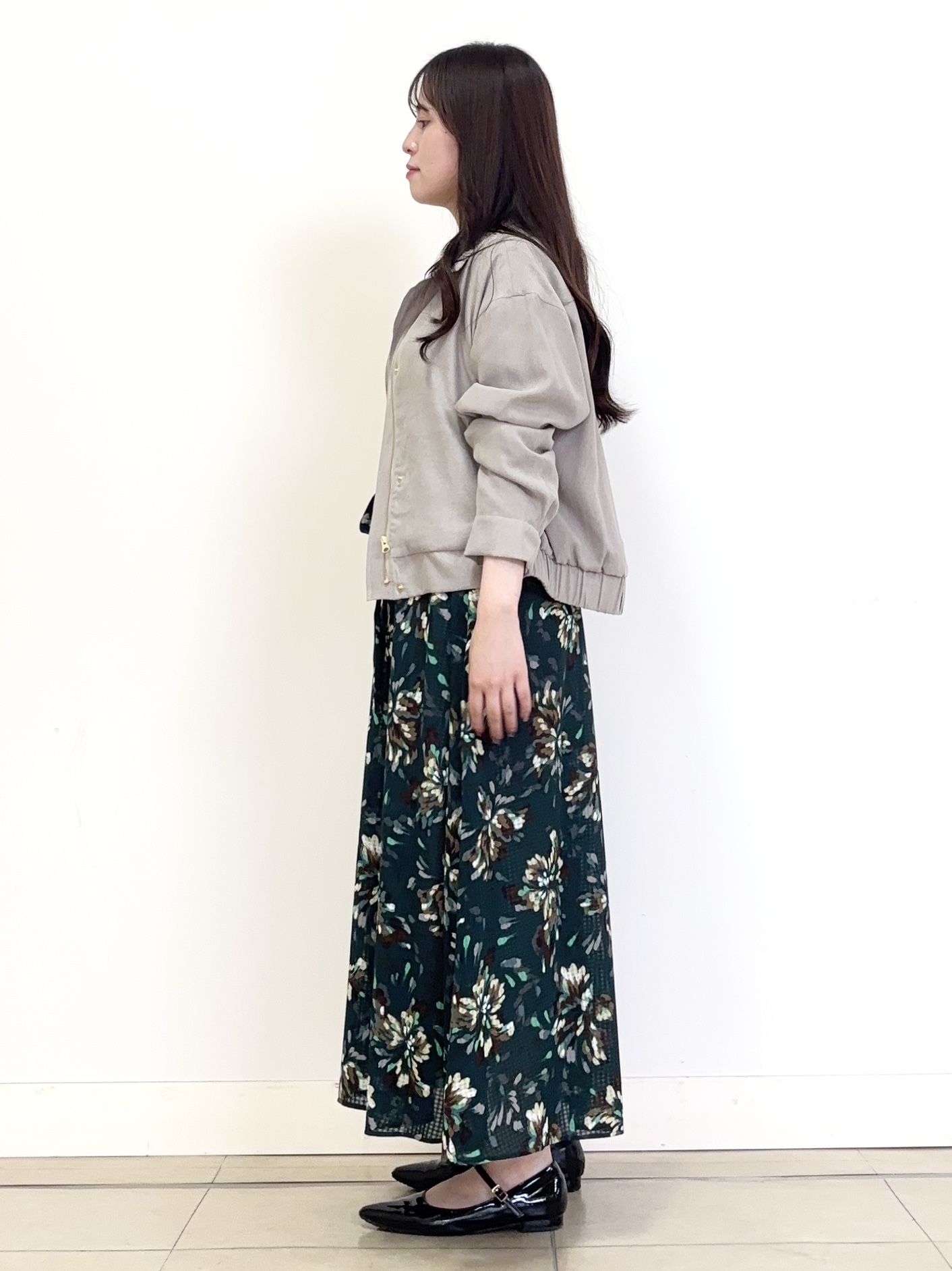 あやかさんの「UNTITLED｜【秋映え/花柄】フラワープリントワンピース」を使ったコーディネート