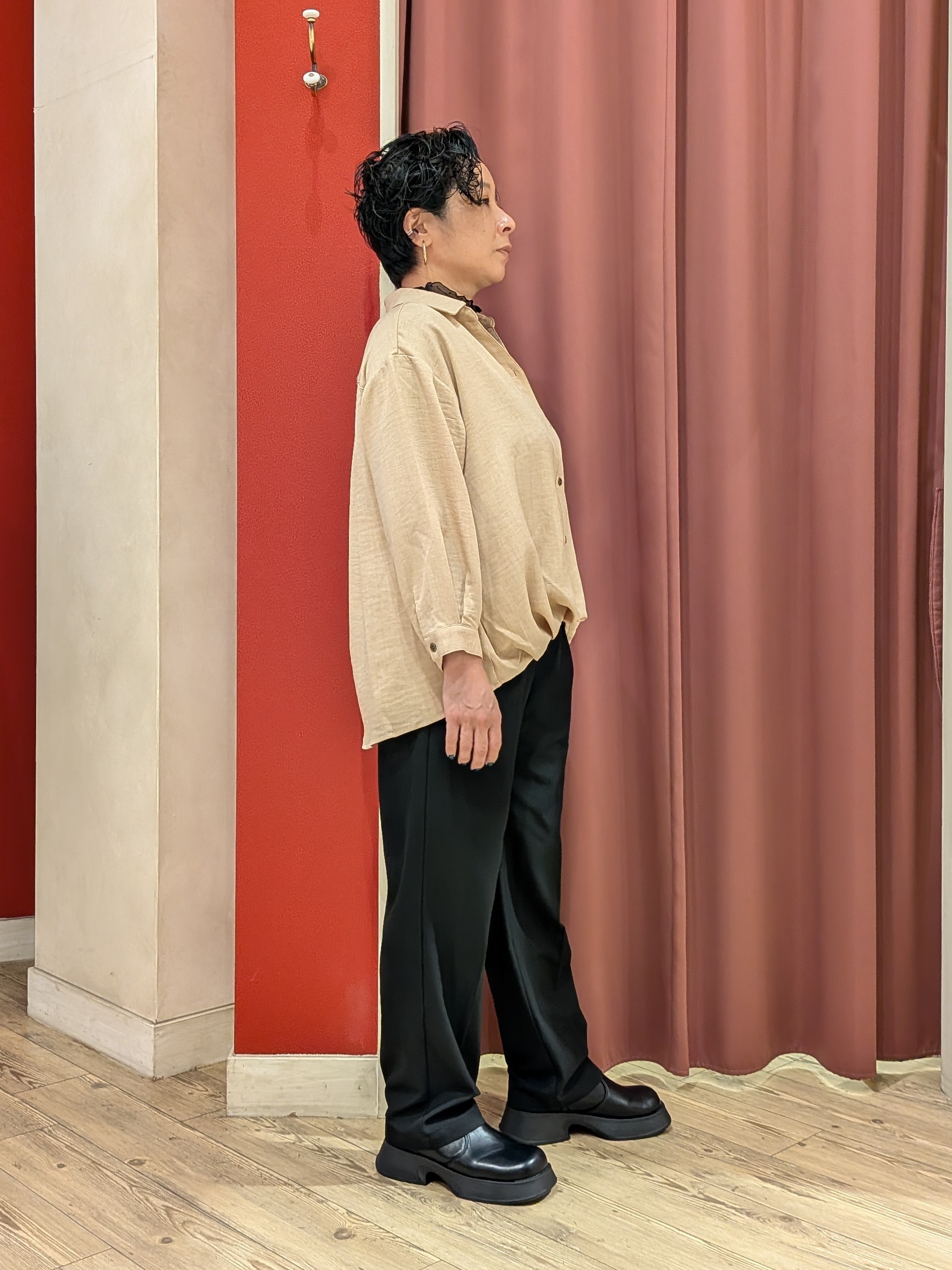 cameさんの「SHOO･LA･RUE｜【洗濯後しわになりにくい/インしてる風】1枚で着映える裾タックシャツ」を使ったコーディネート