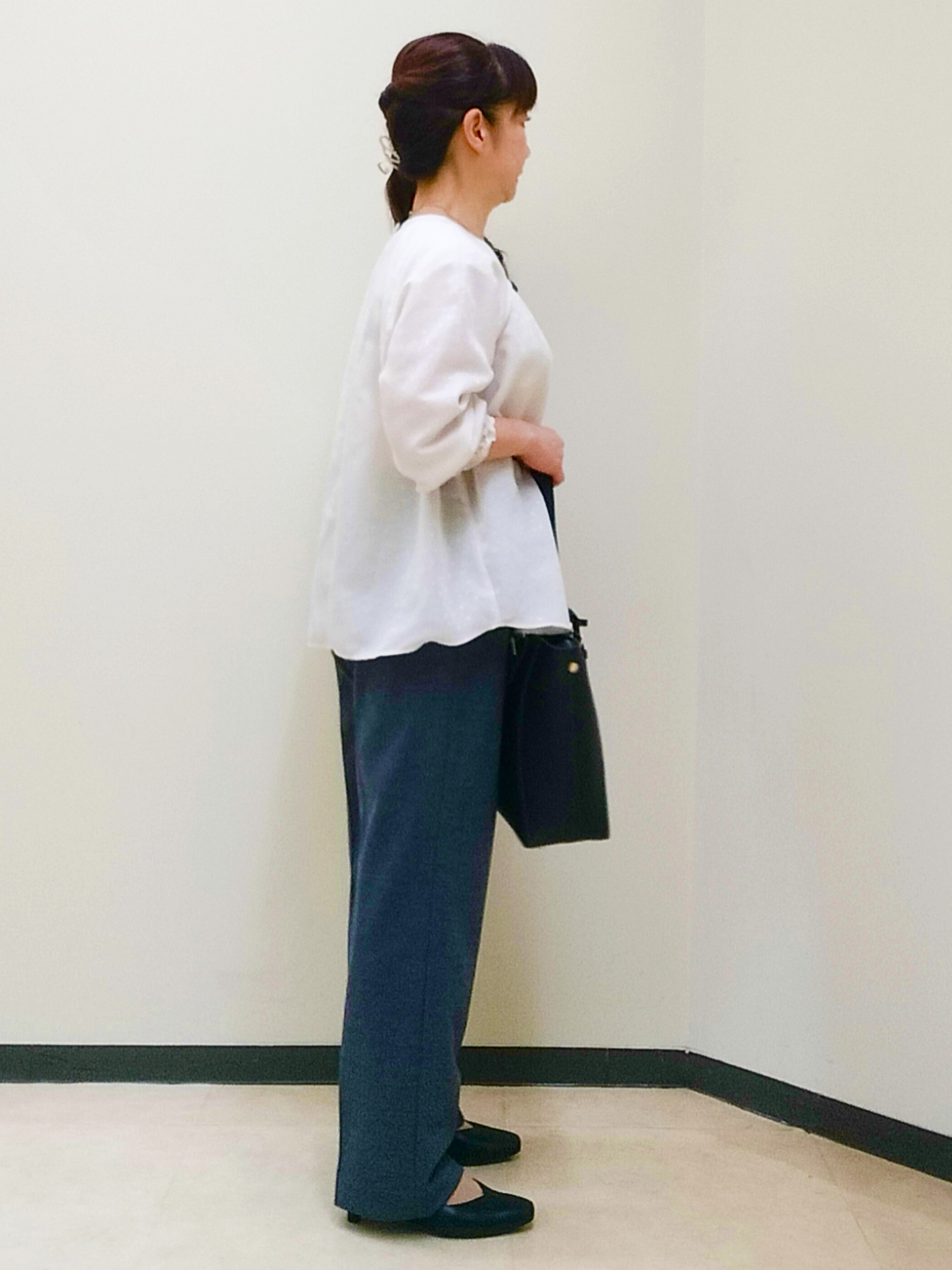 花さんの「Reflect｜タックデザイン ラグランスリーブブラウス」を使ったコーディネート
