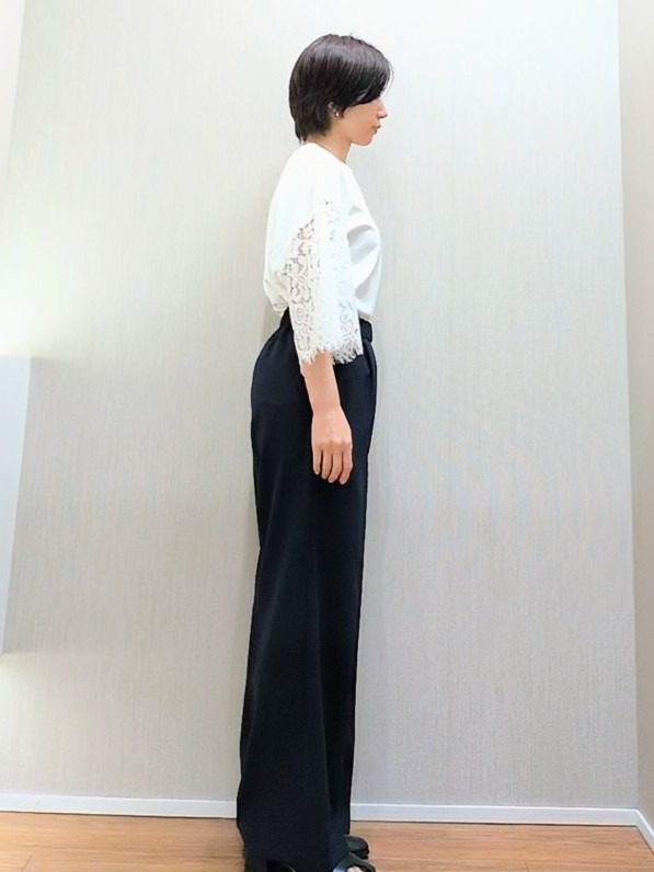 ミズタさんの「UNTITLED｜【秋映え/甘めTシャツ】袖レースプルオーバー」を使ったコーディネート