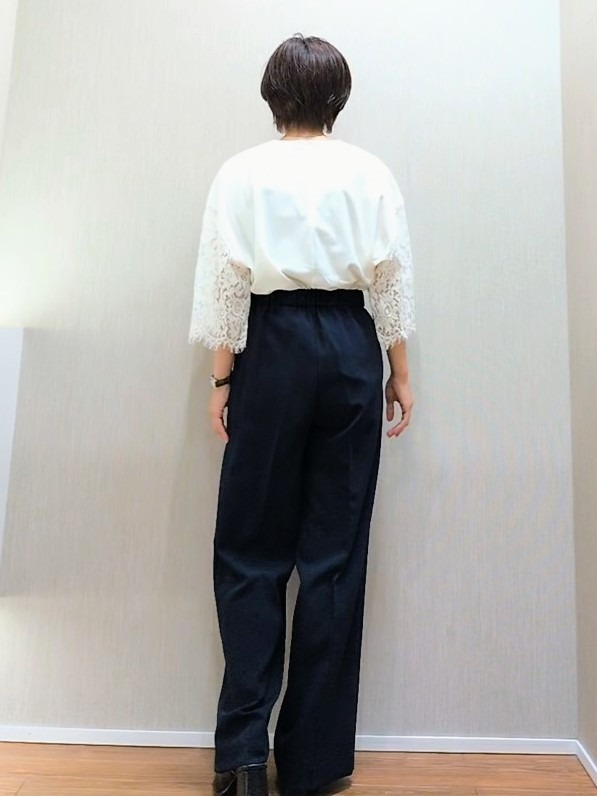 ミズタさんの「UNTITLED｜【秋映え/甘めTシャツ】袖レースプルオーバー」を使ったコーディネート