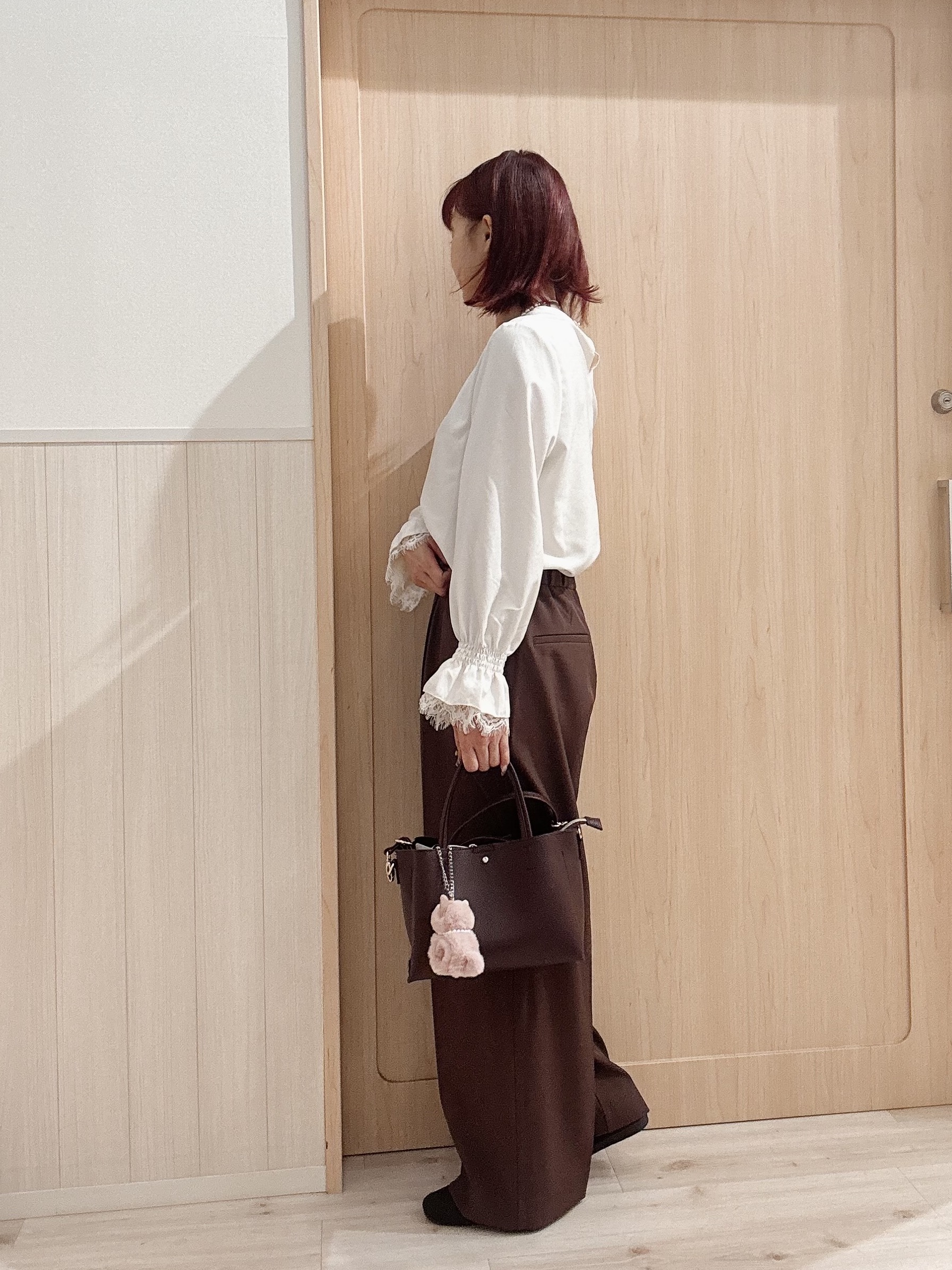 モカさんの「SHOO･LA･RUE｜【S-LL/洗濯機可】お袖レースで華やぐ。フェミニンブラウス」を使ったコーディネート