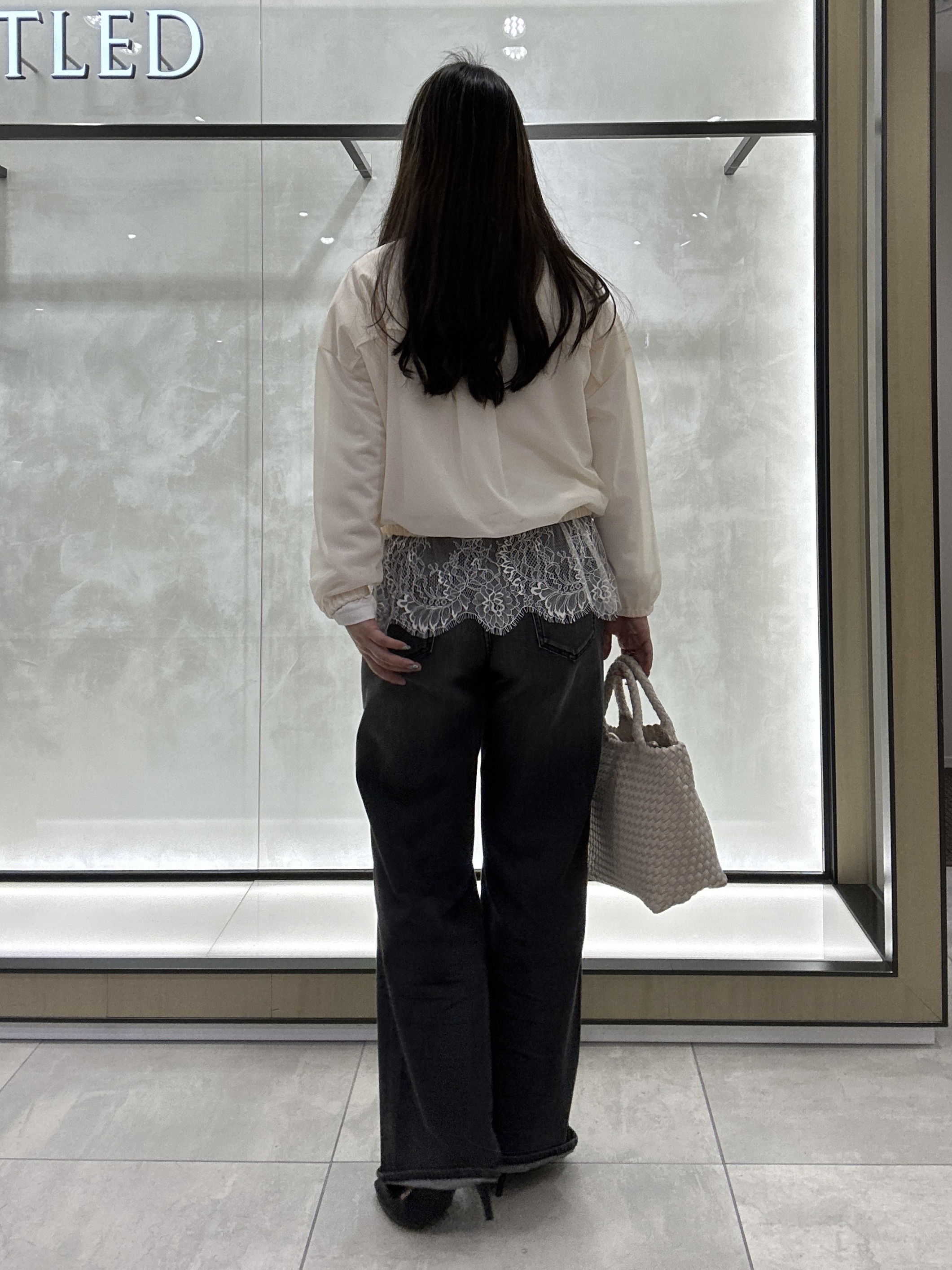YURIさんの「UNTITLED｜レースドッキングプルオーバー」を使ったコーディネート