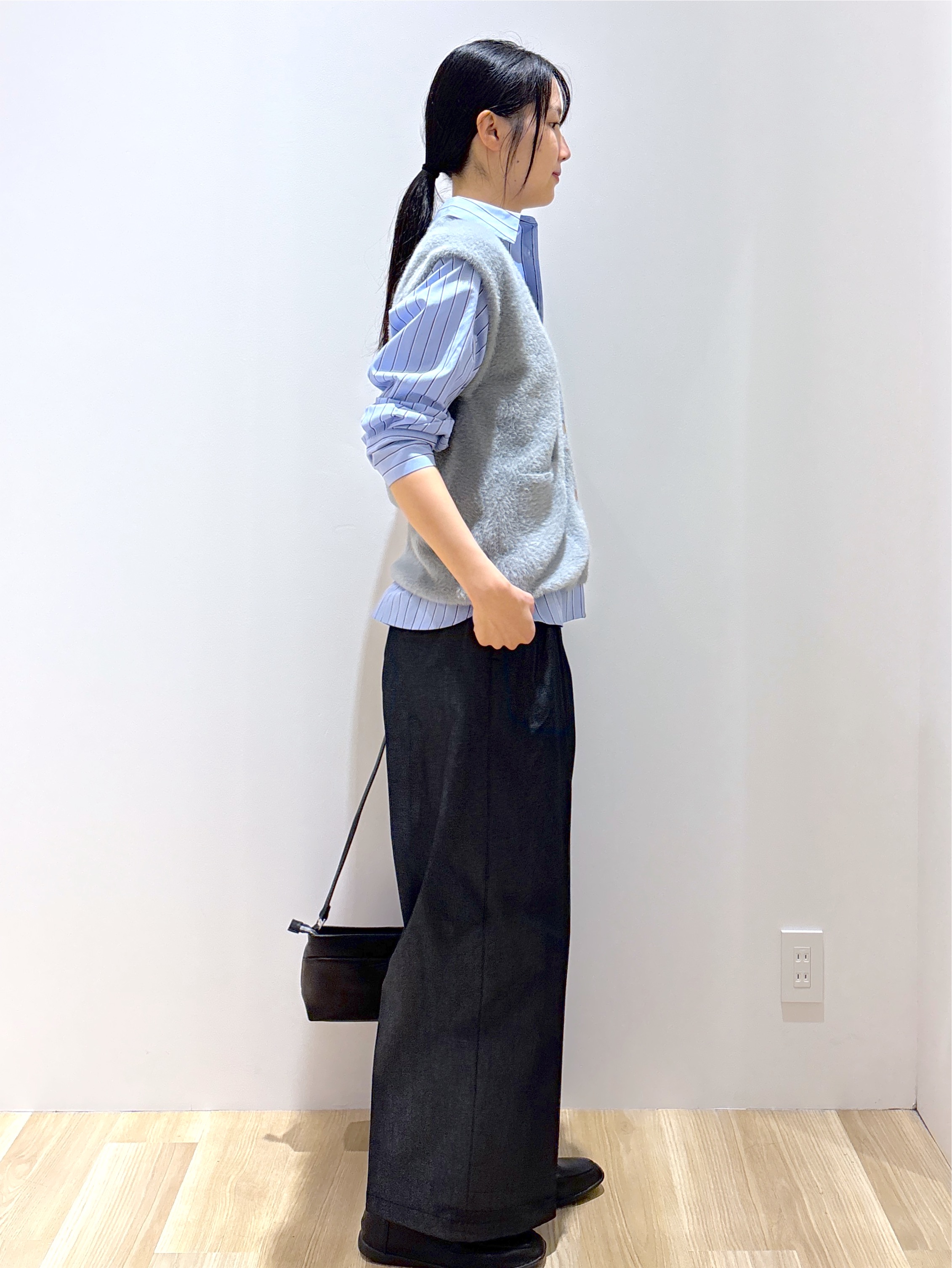 sachikoさんの「OPAQUE.CLIP｜フェザーヤーンニットベスト【洗濯機OK】」を使ったコーディネート