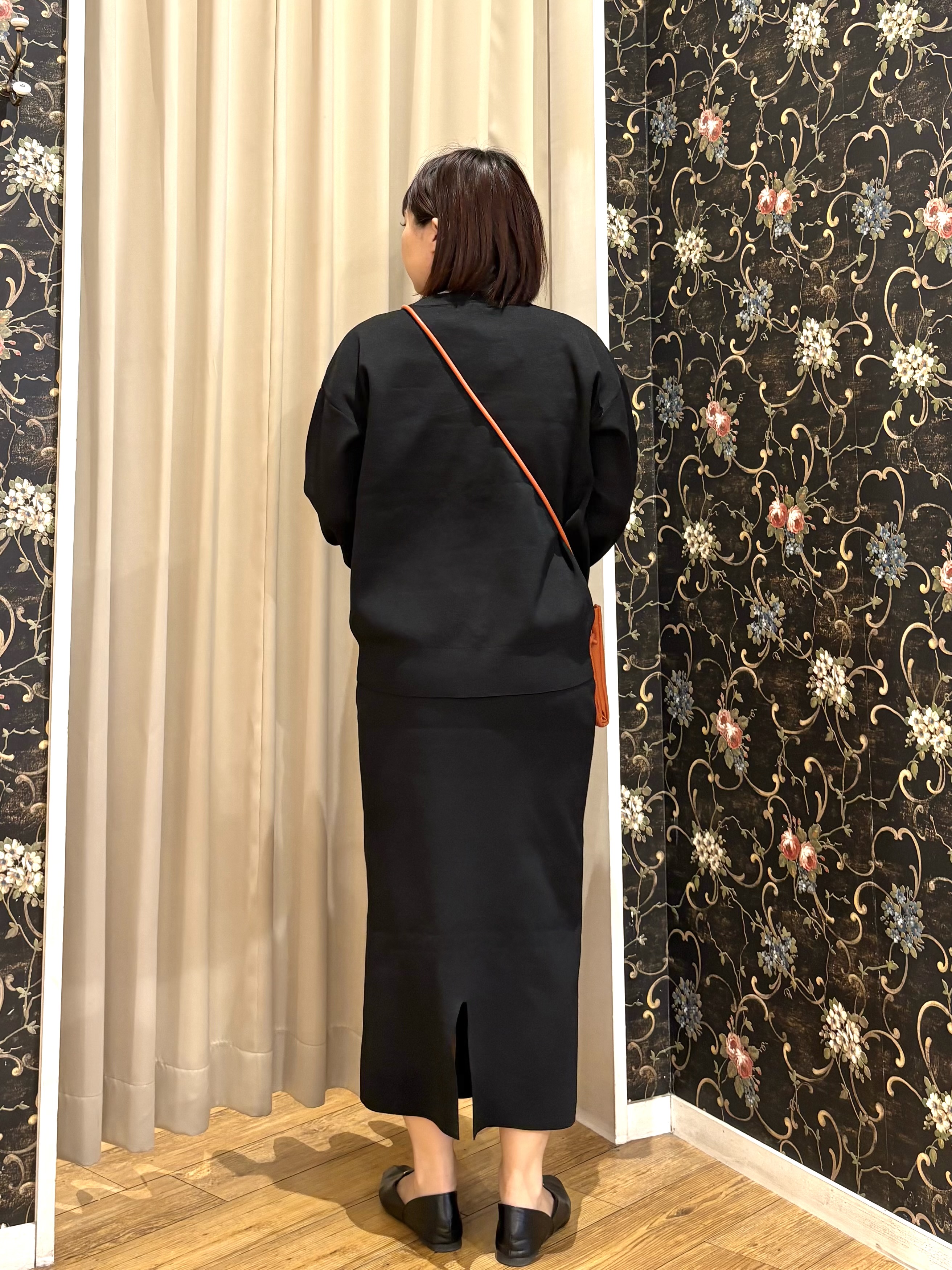 ネリさんの「SHOO･LA･RUE｜【セットアップ可/洗濯機可】軽やかに羽織れる スポンディッシュ ニットカーディガン」を使ったコーディネート