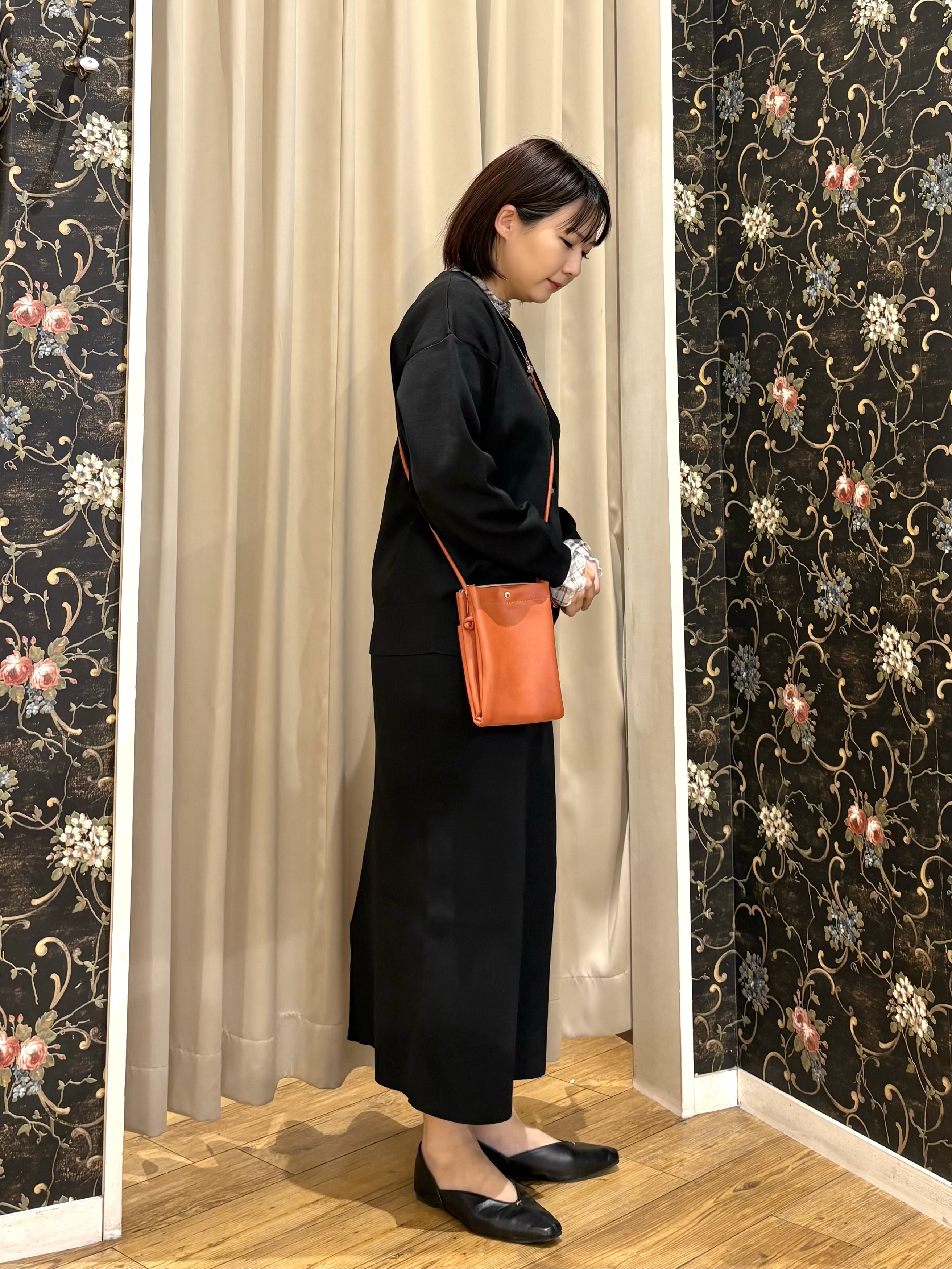 ネリさんの「SHOO･LA･RUE｜【セットアップ可/洗濯機可】軽やかに羽織れる スポンディッシュ ニットカーディガン」を使ったコーディネート