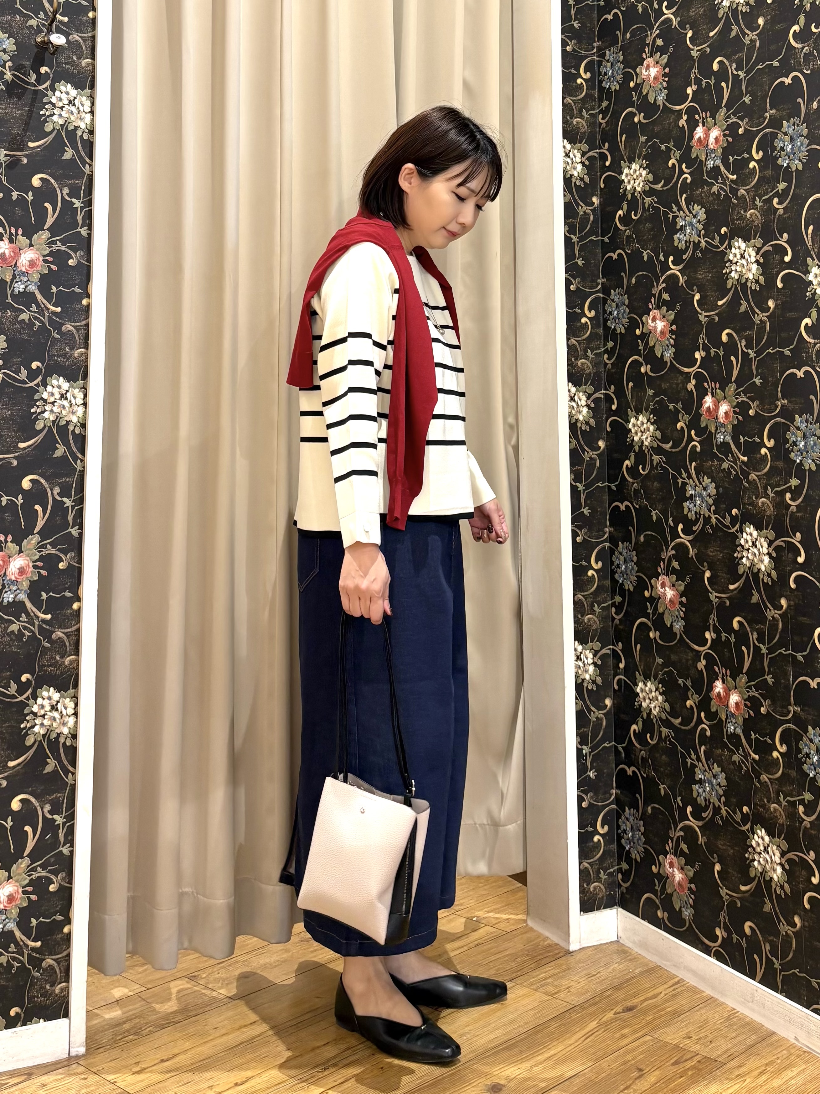 ネリさんの「SHOO･LA･RUE｜【洗濯機可/S-LL】金ボタンが上品に。さらさらタッチカーディガン」を使ったコーディネート