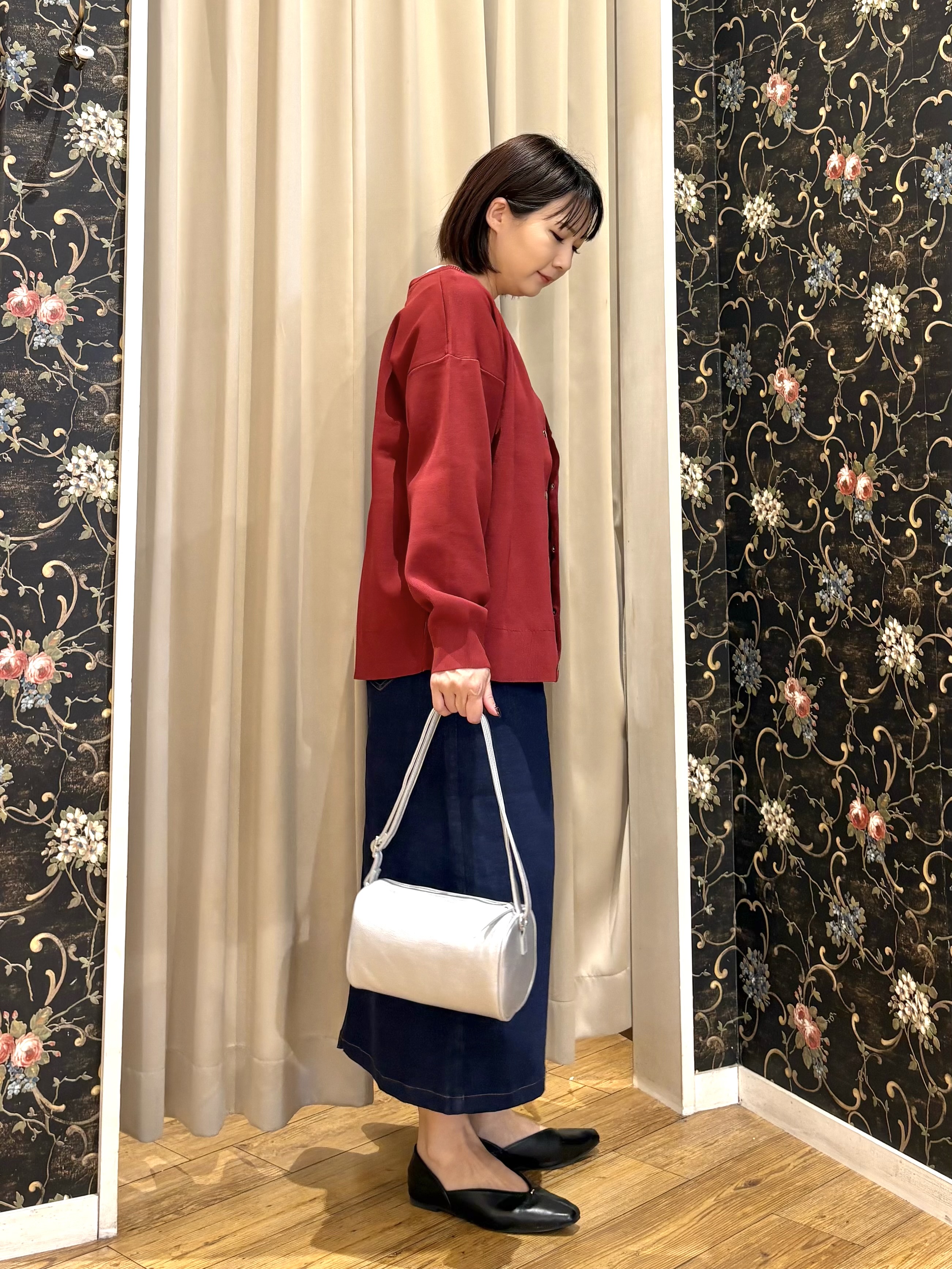 ネリさんの「SHOO･LA･RUE｜【セットアップ可/洗濯機可】軽やかに羽織れる スポンディッシュ ニットカーディガン」を使ったコーディネート
