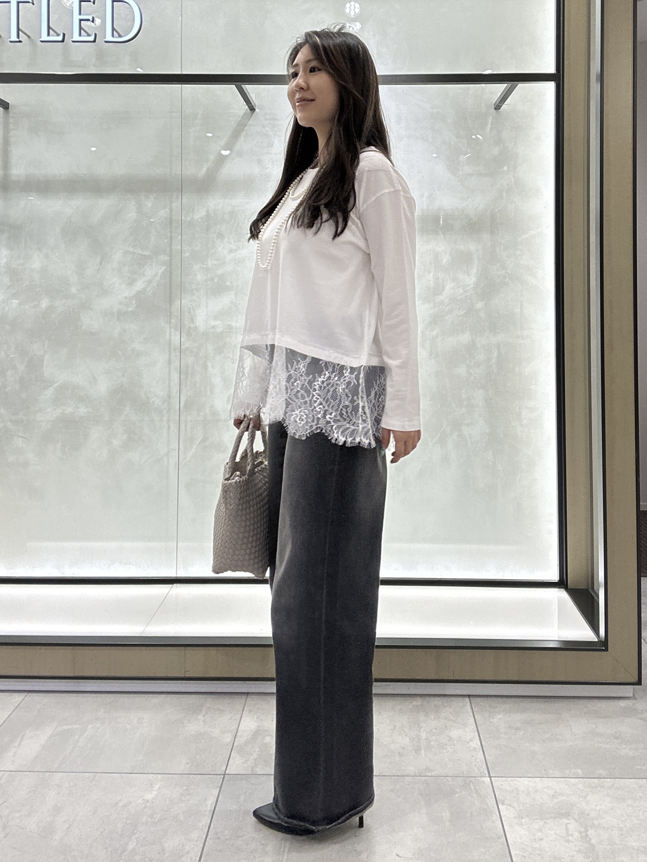 YURIさんの「UNTITLED｜レースドッキングプルオーバー」を使ったコーディネート