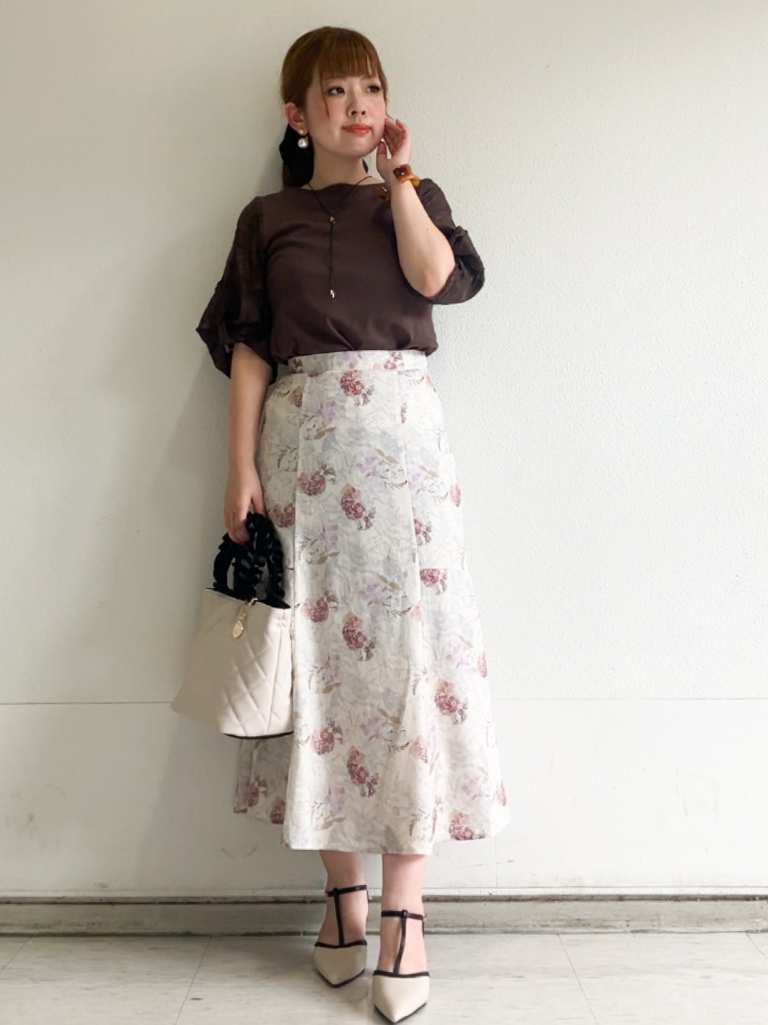 MIPPOさんの「index｜【S‐LLサイズ】花柄ジャカードスリーブトップス《接触冷感／UVケア／洗濯機OK》」を使ったコーディネート