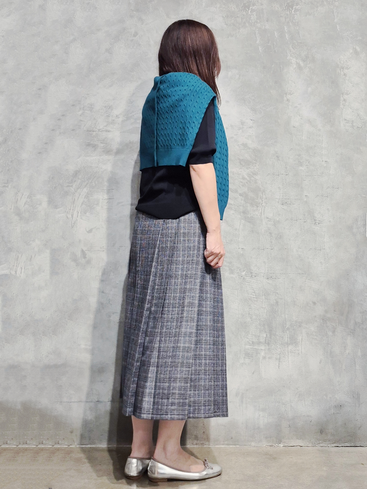 ひさえさんの「THE SHOP TK｜POLO BCS/ケーブルクルーカーディガン」を使ったコーディネート