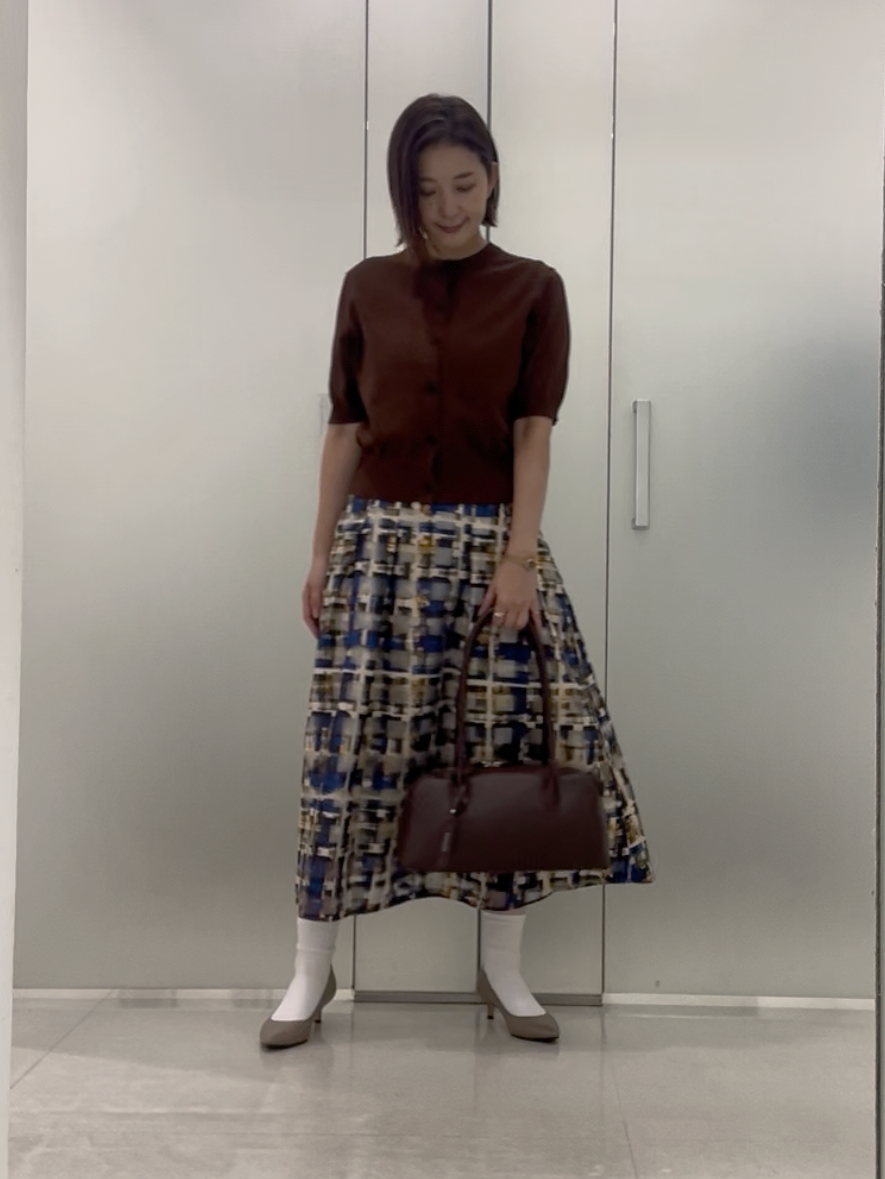 まどかさんの「UNTITLED｜【秋映え/シアー】カラーチェックフレアスカート」を使ったコーディネート