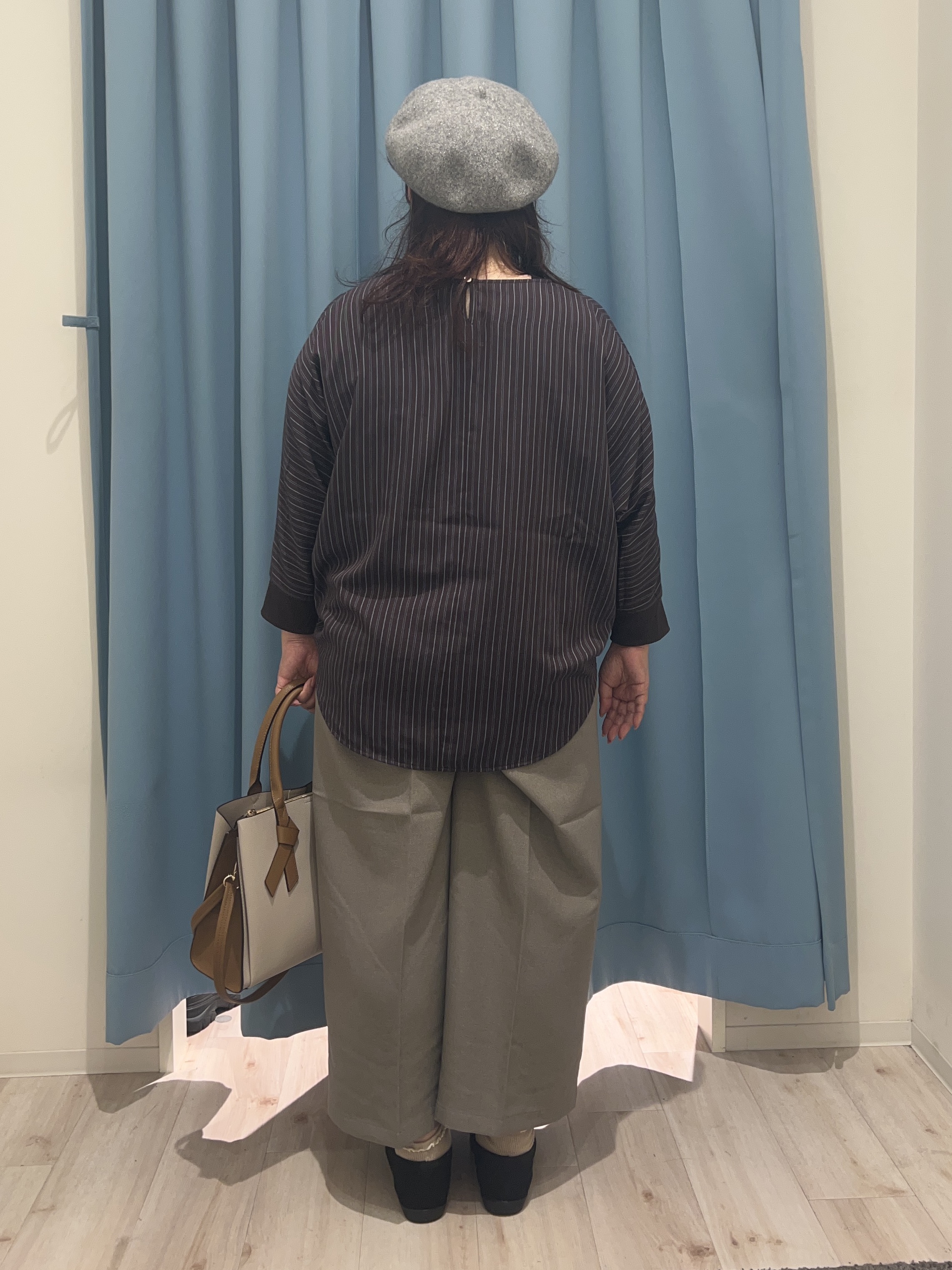 くーさんの「SHOO･LA･RUE｜【着丈選べる/洗濯後しわになりにくい】インせず着られる ドルマンブラウス」を使ったコーディネート