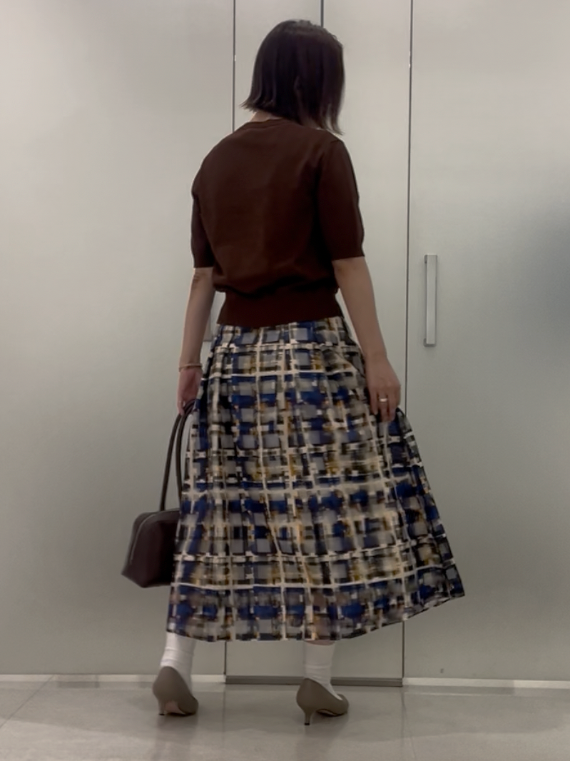 まどかさんの「UNTITLED｜【秋映え/シアー】カラーチェックフレアスカート」を使ったコーディネート