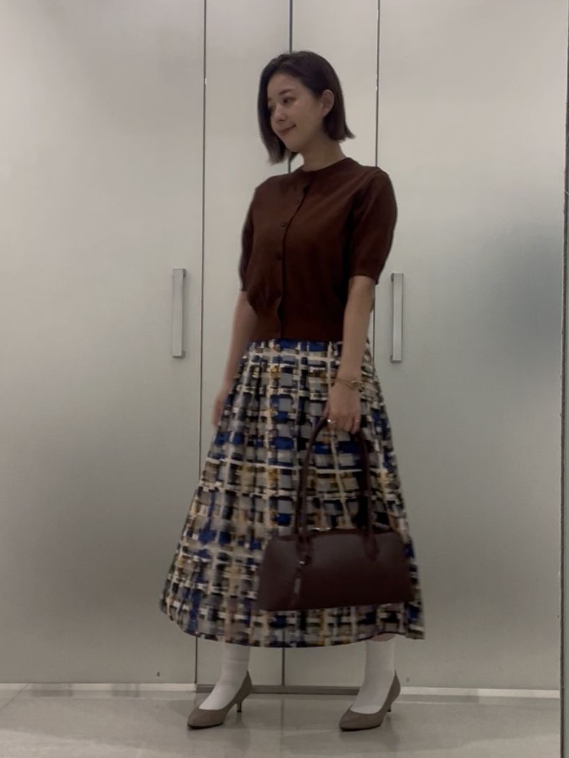 まどかさんの「UNTITLED｜【秋映え/シアー】カラーチェックフレアスカート」を使ったコーディネート
