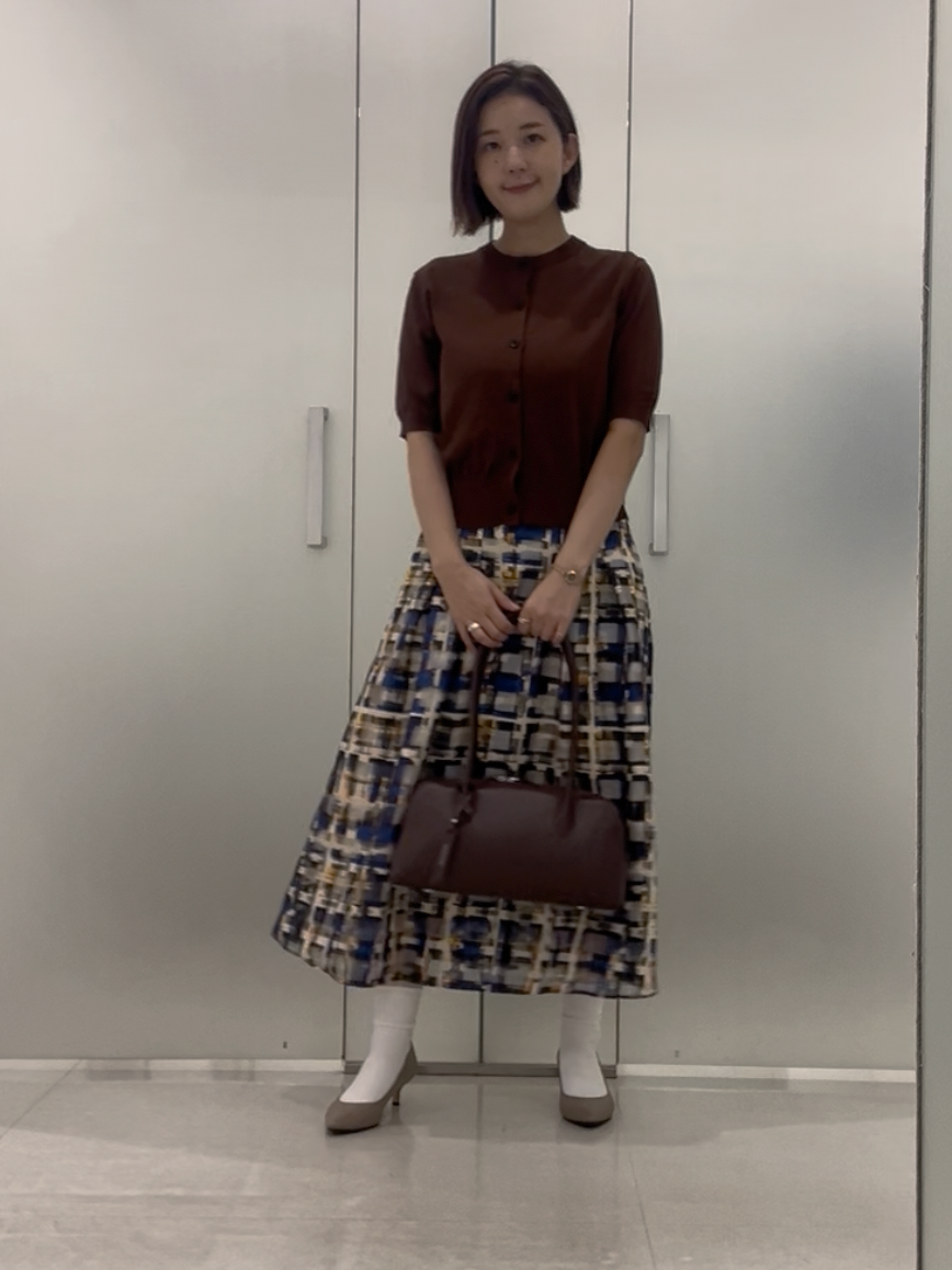 まどかさんの「UNTITLED｜【秋映え/シアー】カラーチェックフレアスカート」を使ったコーディネート